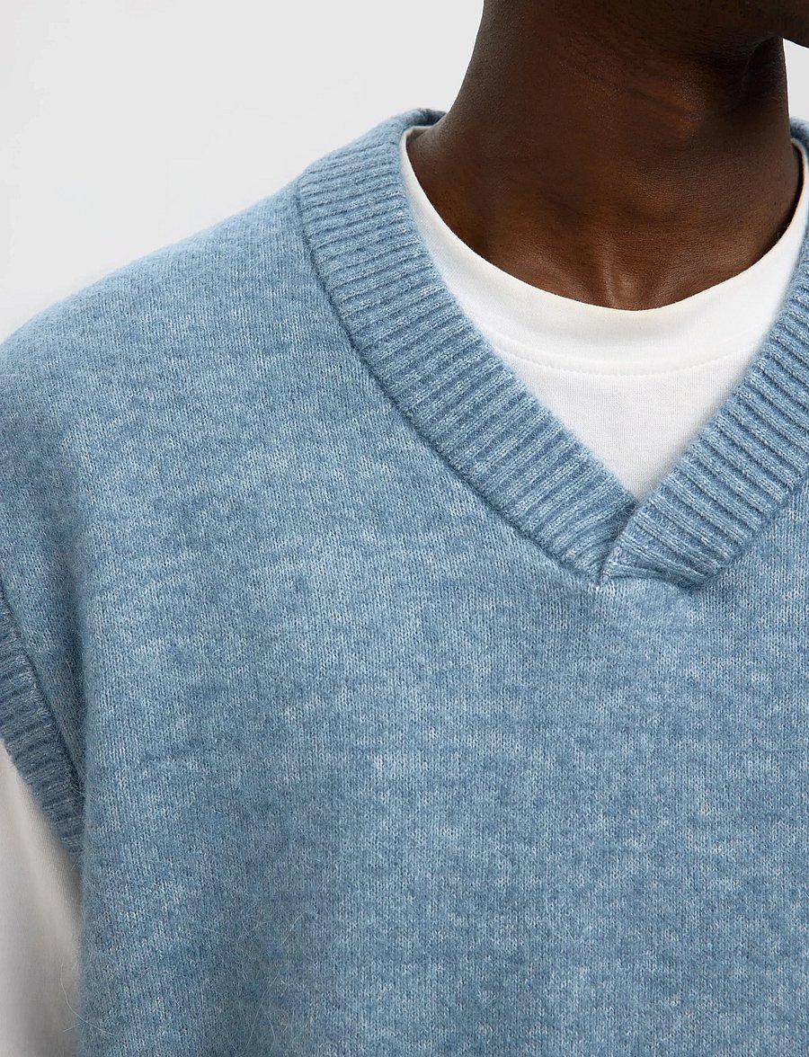 Selected - SLHRAI SL KNIT V-NECK RELAXED WAISTCOAT - stickade västar - blue mirage - 3