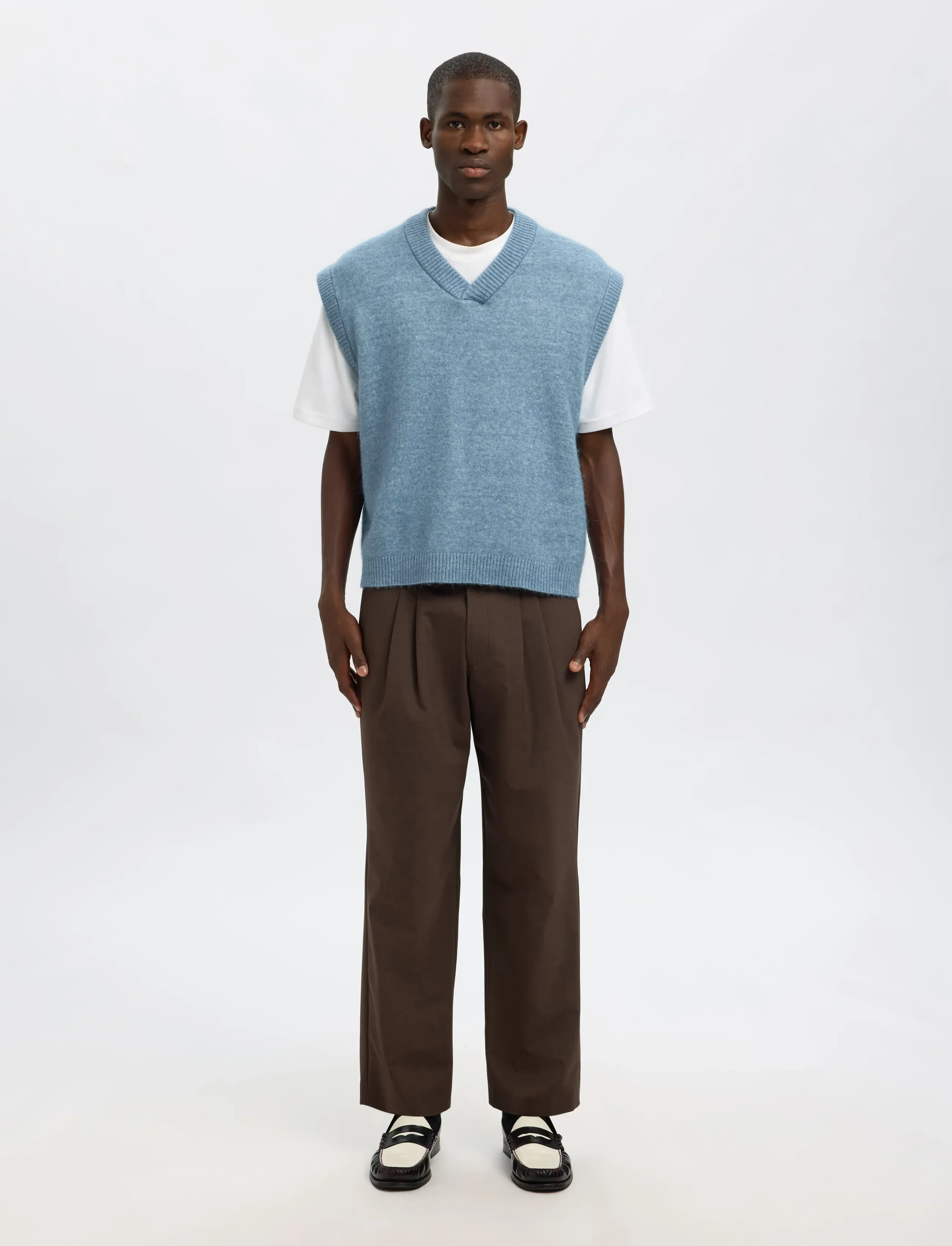 Selected - SLHRAI SL KNIT V-NECK RELAXED WAISTCOAT - stickade västar - blue mirage - 5