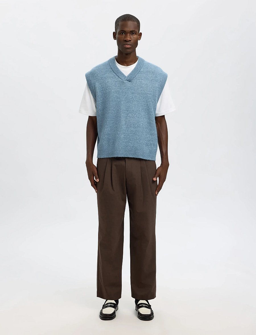 Selected - SLHRAI SL KNIT V-NECK RELAXED WAISTCOAT - stickade västar - blue mirage - 5