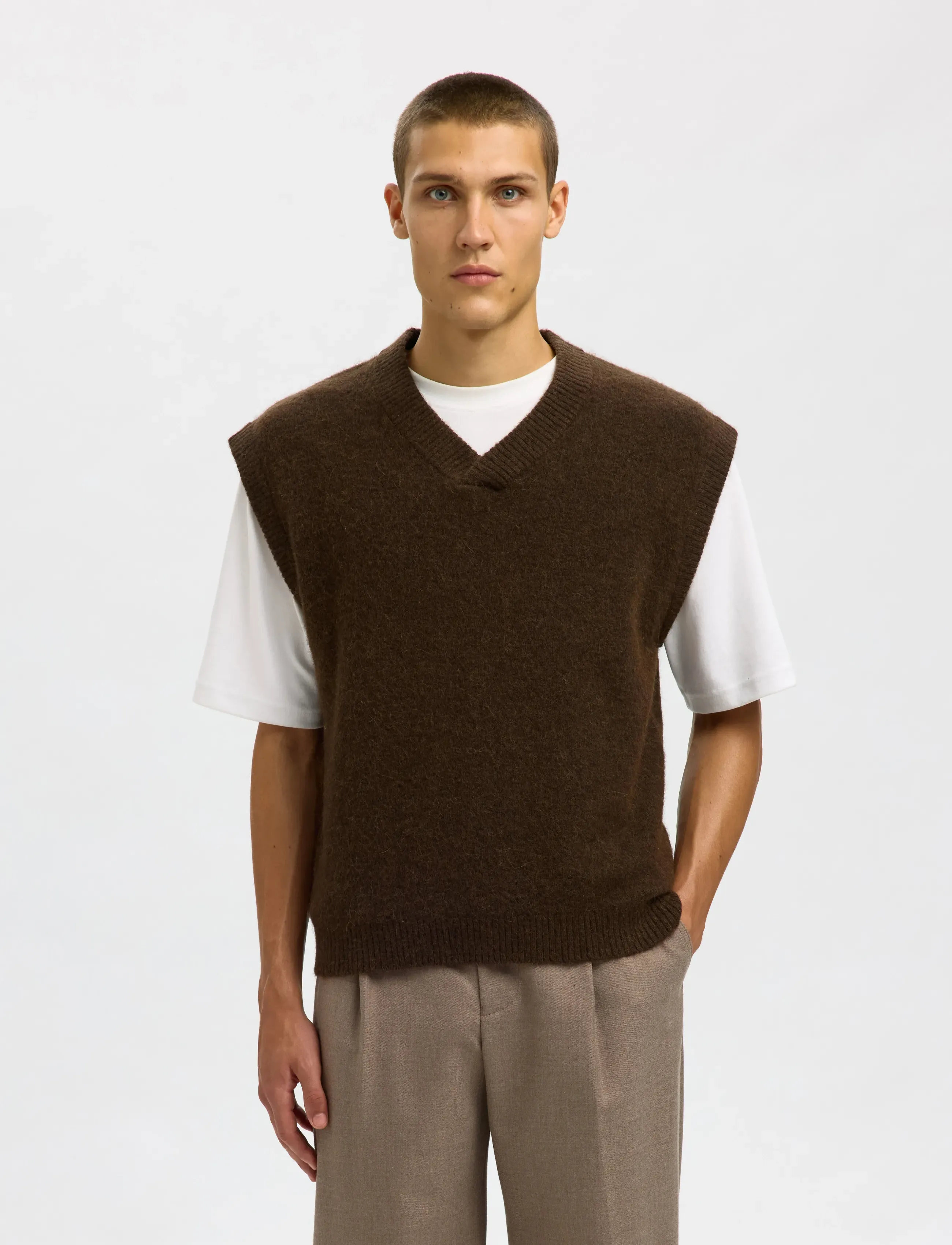 Selected SLHRAI SL KNIT V-NECK RELAXED WAISTCOAT - Looks for less - DELICIOSO / brown