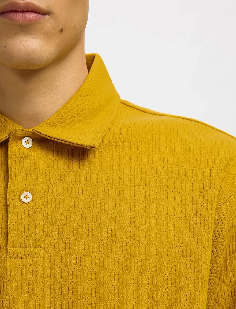Selected - SLHRELAXHENRY LS POLO - gestrickte polohemden - gold flake - 4