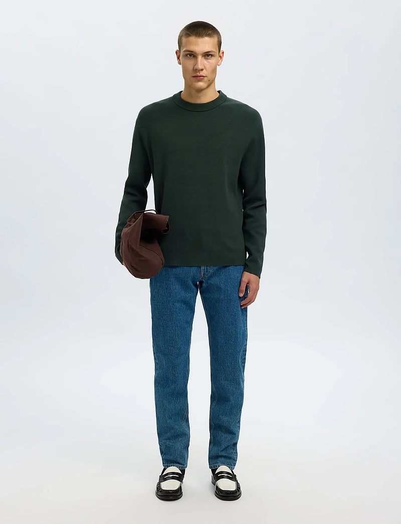 Selected - SLHTELLER FN RELAXED CREW NECK NOOS - pulls col rond - deep forest - 4