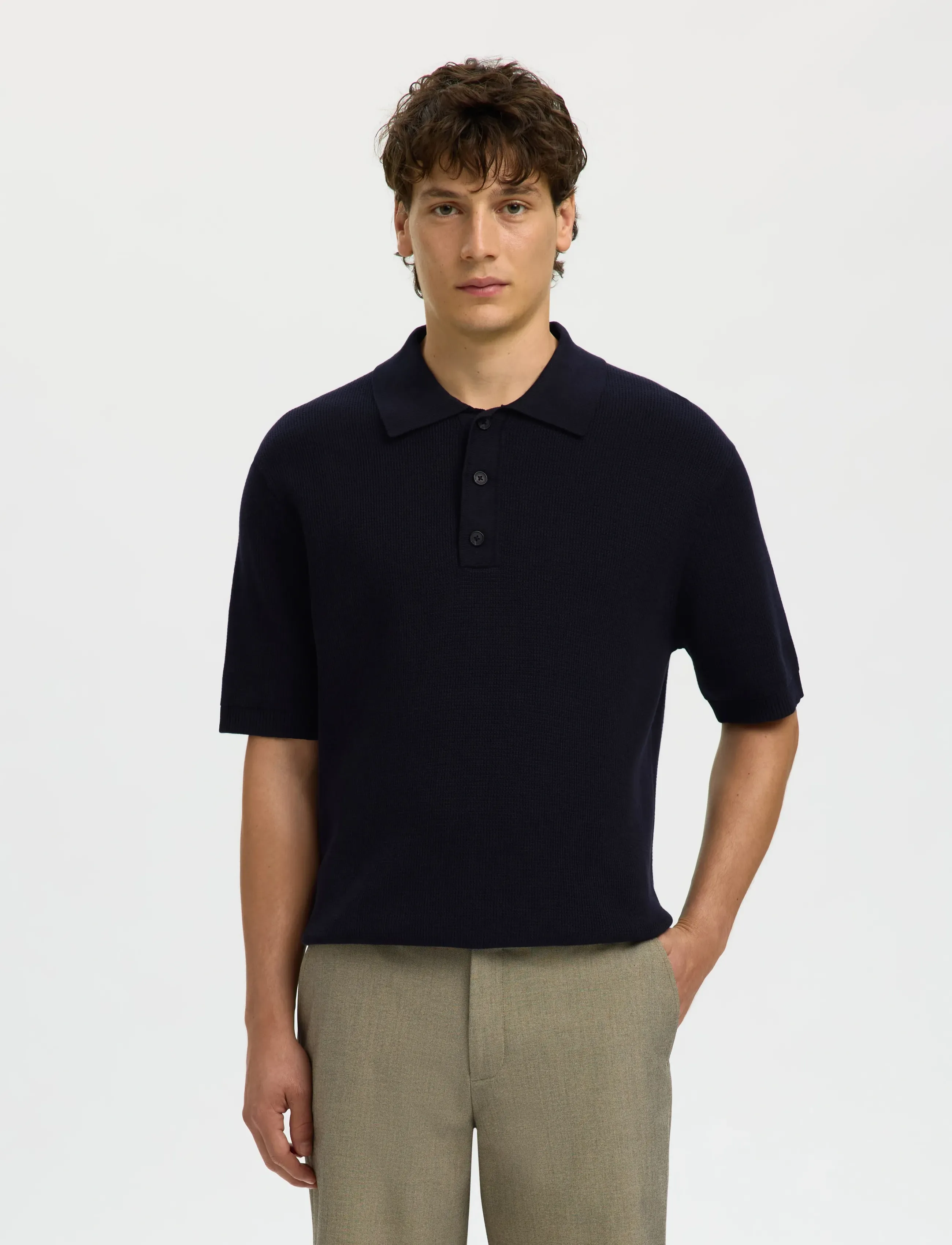 Selected SLHDANE SS KNIT RELAXED POLO NOOS - Nach Stil kaufen - SKY CAPTAIN / black