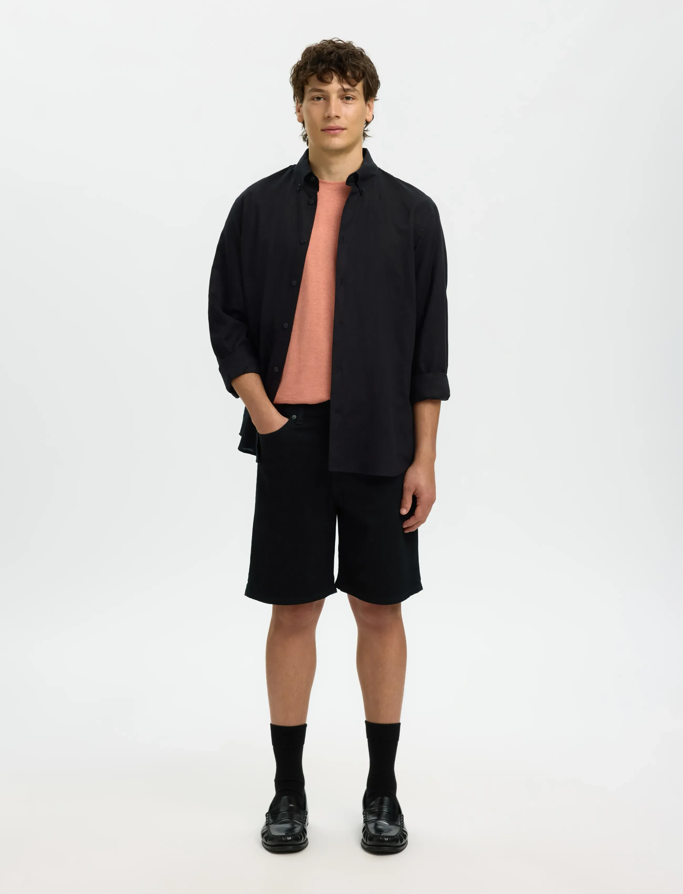 Selected - SLHREG ALEX BLACK 705 DENIM SHORT NOOS - jeans shorts - black denim - 3