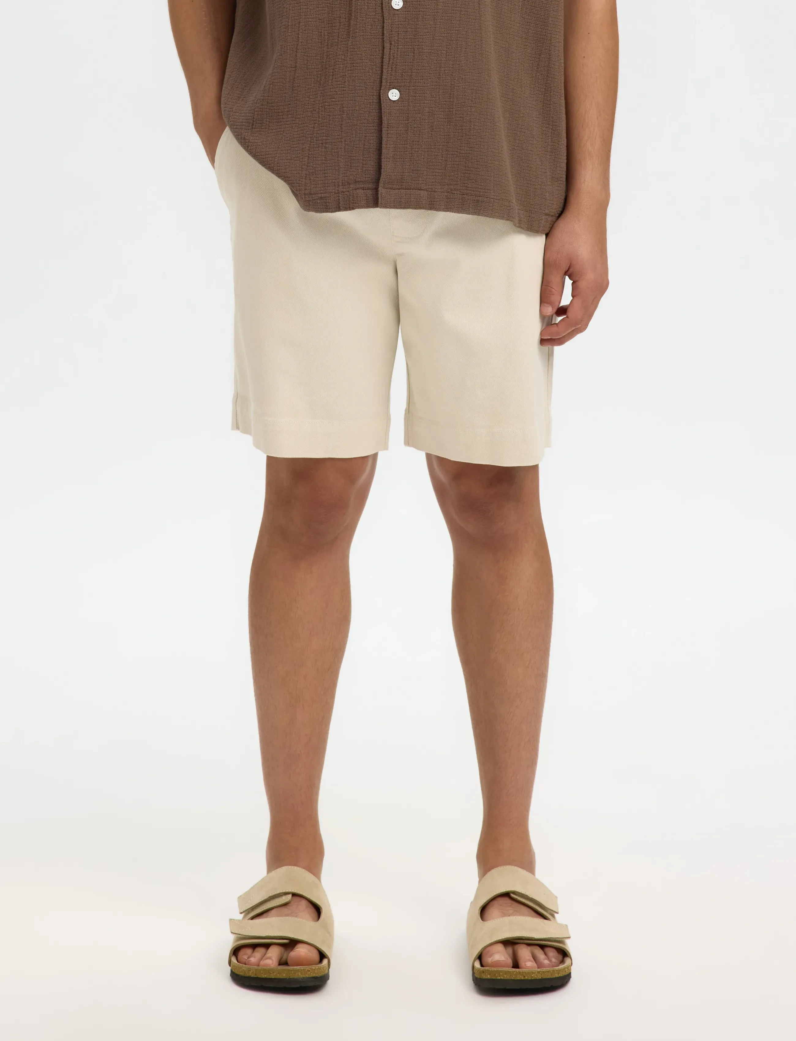 Selected SLHREGULAR-HARVEY SUMMER SHORTS - Looks for less - OATMEAL / cream