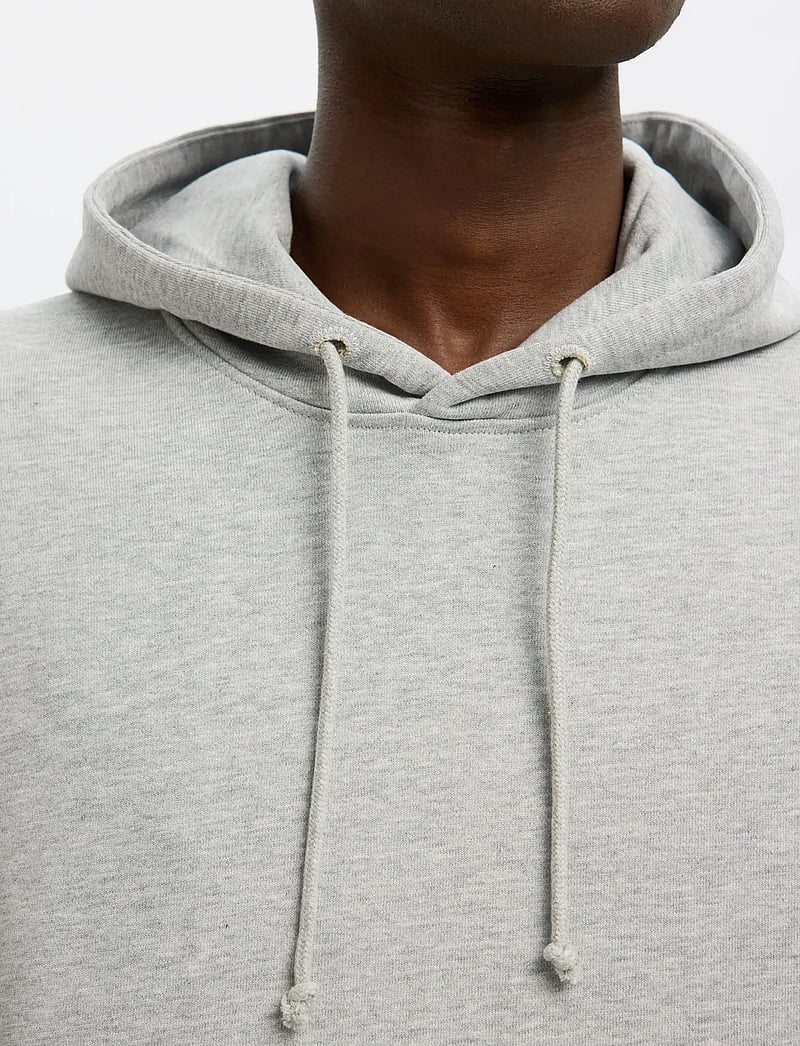 Selected - SLHRELAXLUKE LS SWEAT HOODIE NOOS - kapuutsiga dressipluusid - light grey melange - 4