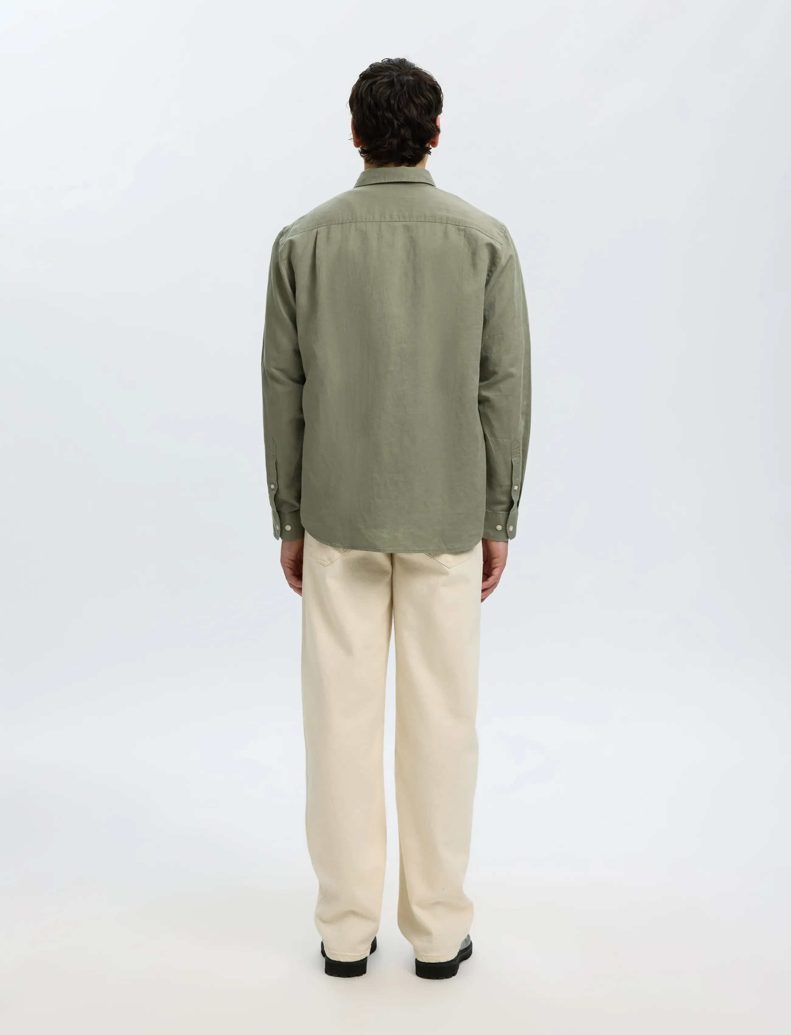 Selected - SLMREGCLAY LINENBLEND LS SHIRT CLA NOOS - casual skjorter - vetiver - 2