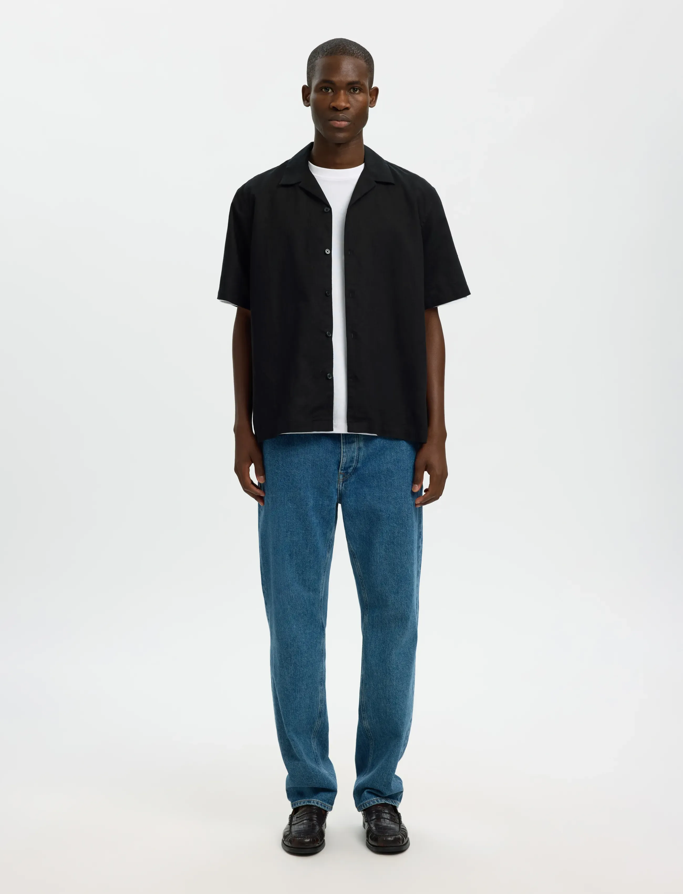 Selected - SLMRLXCLAY LINENBLEND SS SHIRT RES NOOS - hørskjorter - black - 3