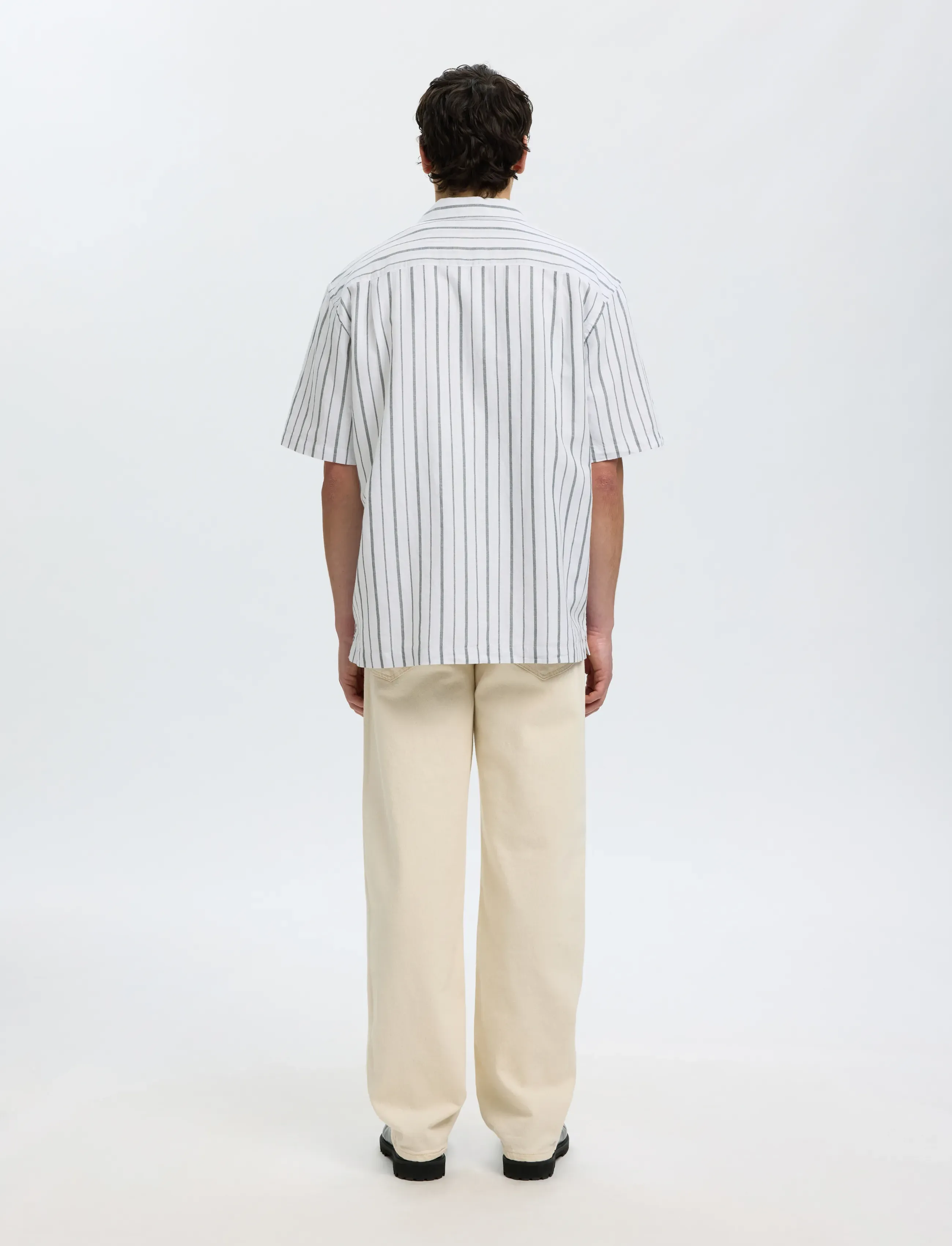 Selected - SLMRLXCLAY LINENBLEND SS SHIRT RES NOOS - linneskjortor - bright white - 2