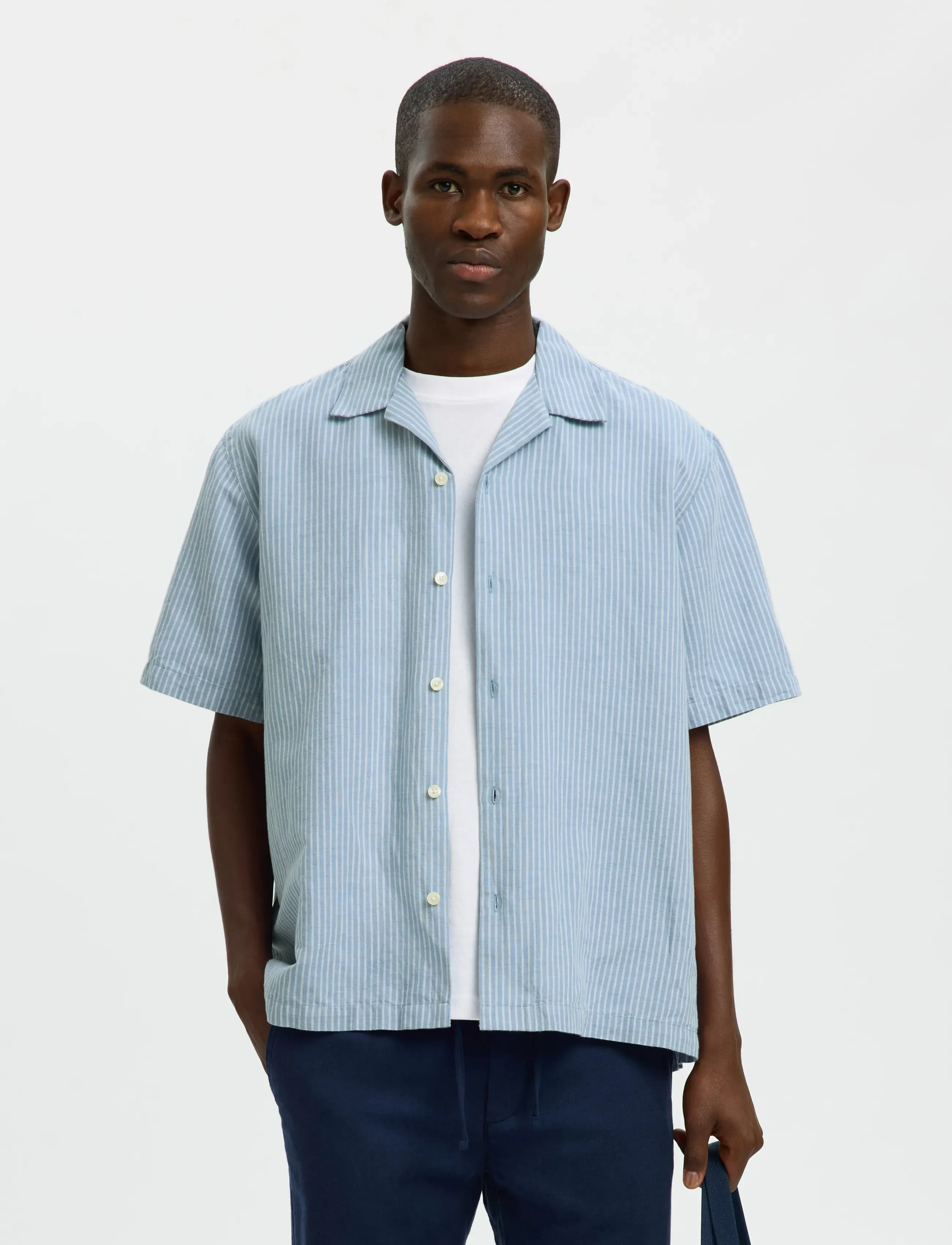 Selected SLMRLXCLAY LINENBLEND SS SHIRT RES NOOS - Tøj - DUSTY BLUE / blue