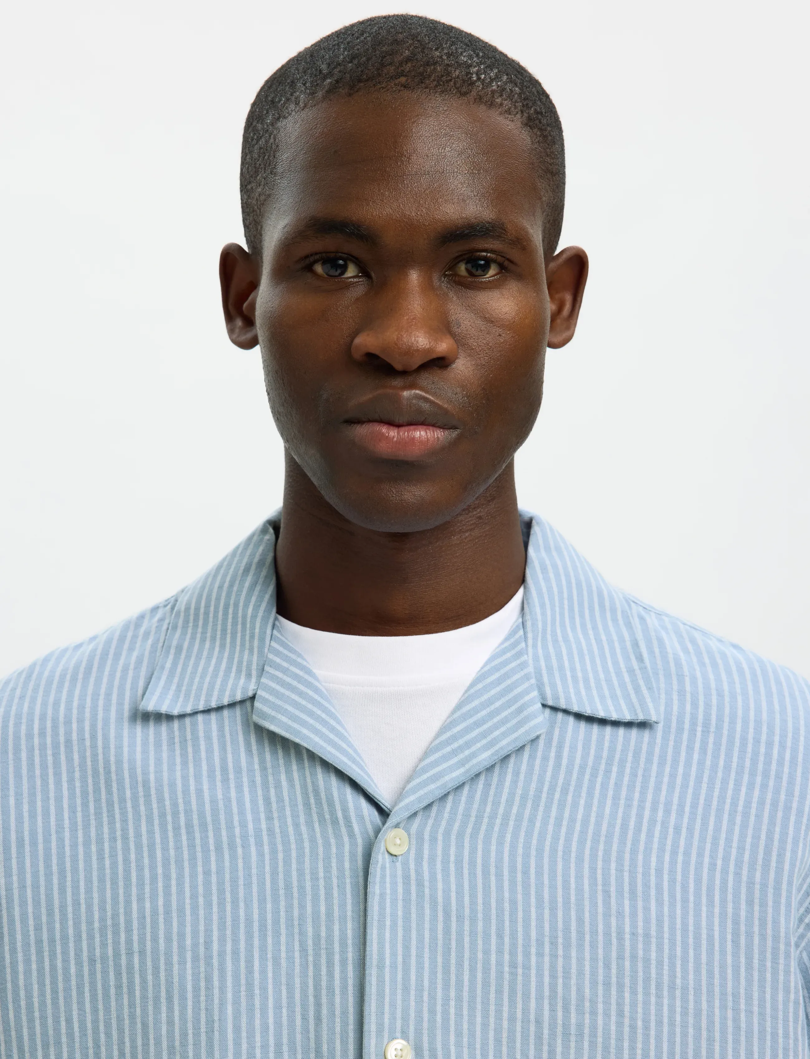Selected - SLMRLXCLAY LINENBLEND SS SHIRT RES NOOS - leinenhemden - dusty blue - 4