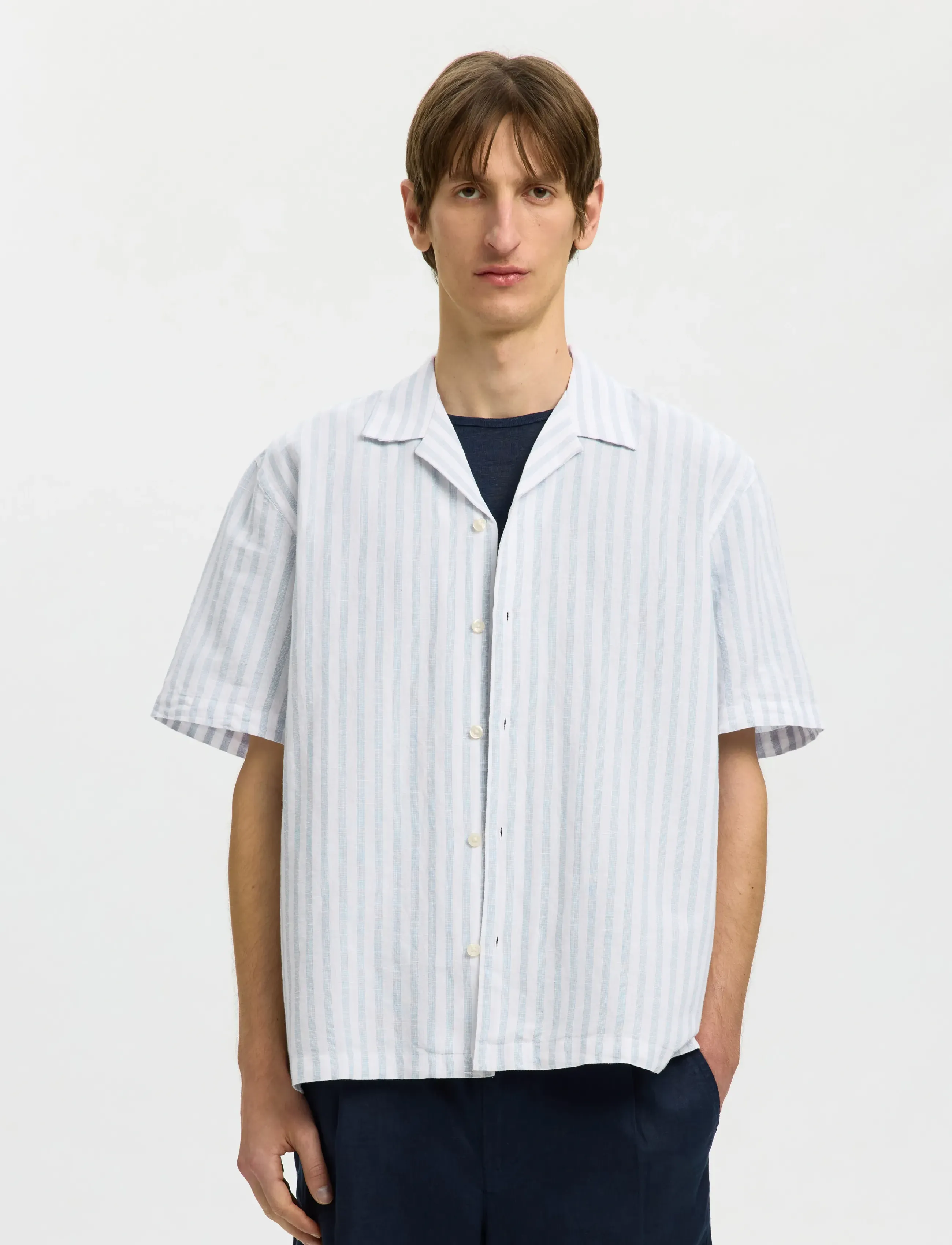 Selected SLMRLXCLAY LINENBLEND SS SHIRT RES NOOS - Short-sleeved shirts - DUSTY BLUE / blue