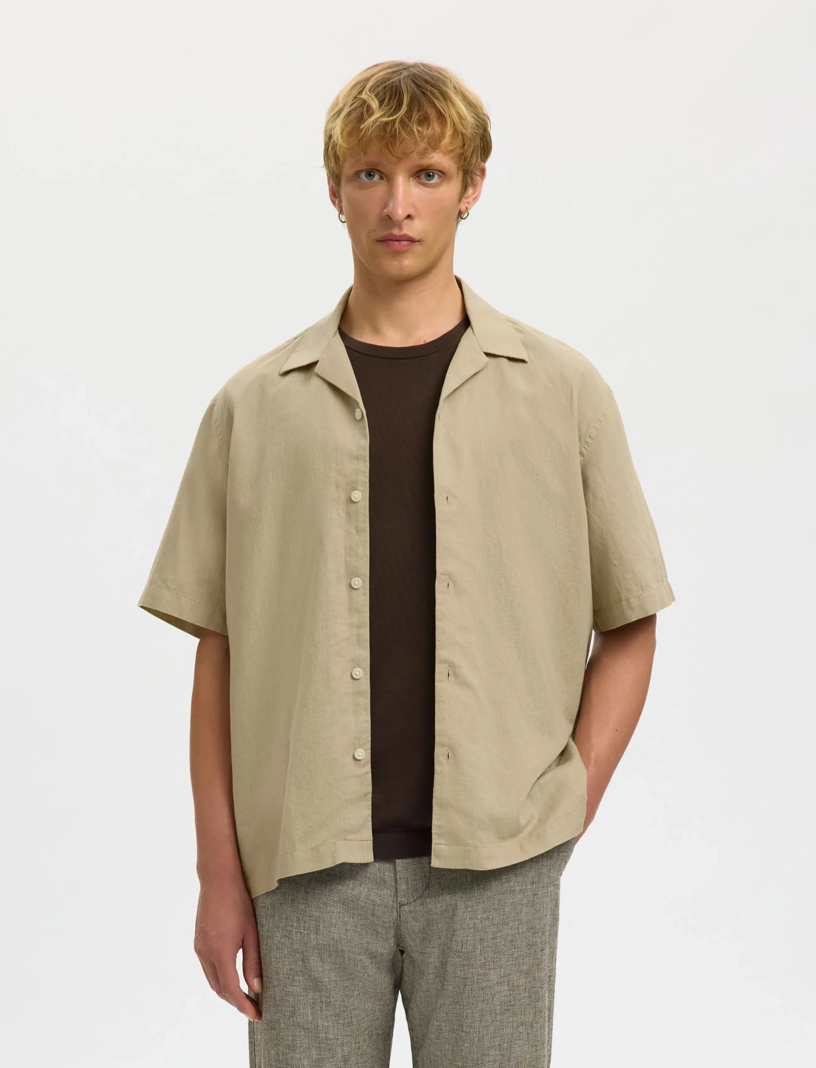 Selected SLMRLXCLAY LINENBLEND SS SHIRT RES NOOS - Linen shirts - PURE CASHMERE / beige