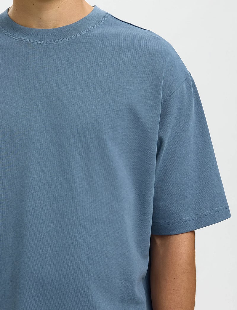 Selected - SLHRELAXASPEN 2-PLY SS O-NECK NOOS - kortærmede t-shirts - blue mirage - 5