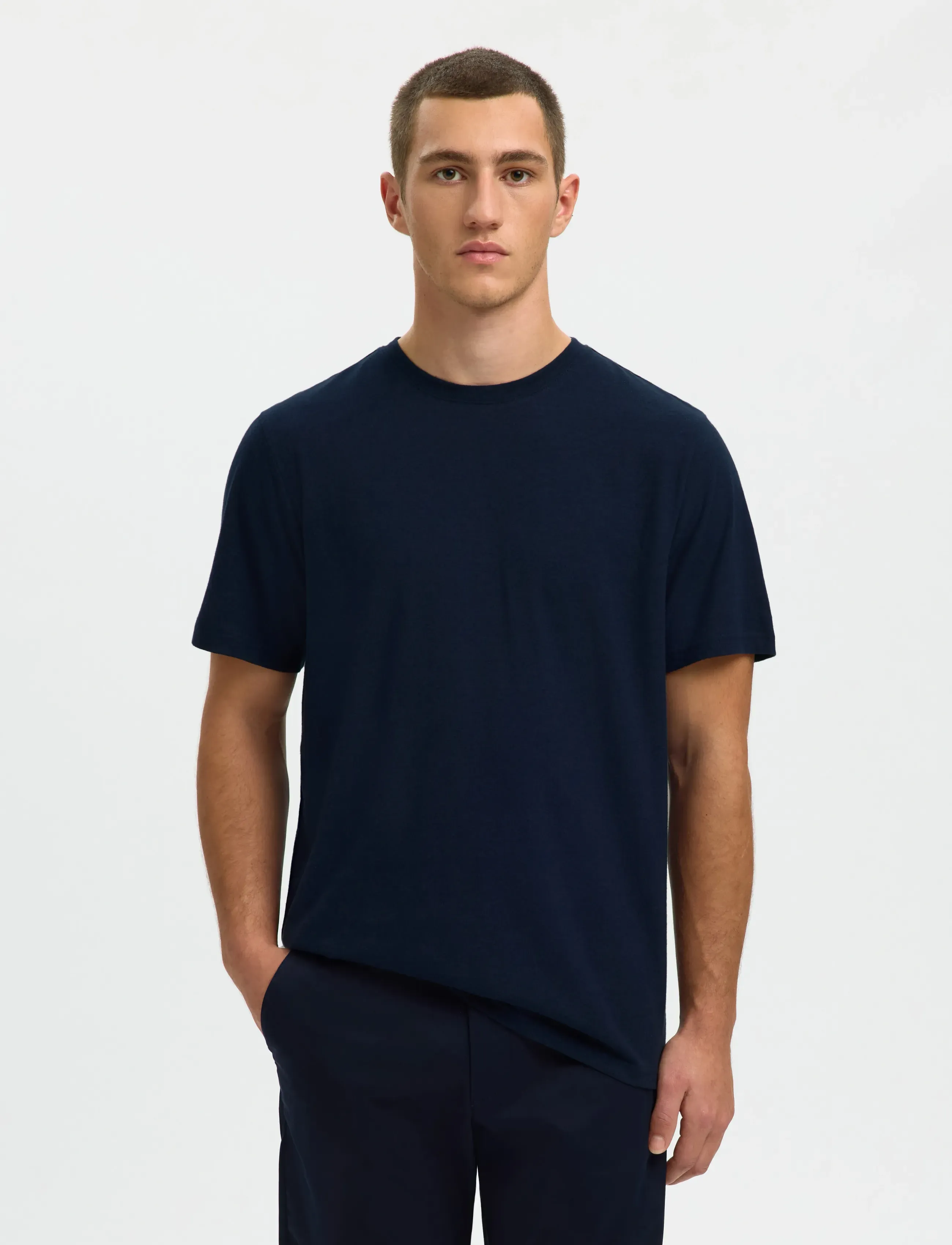Selected SLHADAM LINEN BLEND SS TEE NOOS - Selected - SKY CAPTAIN / black