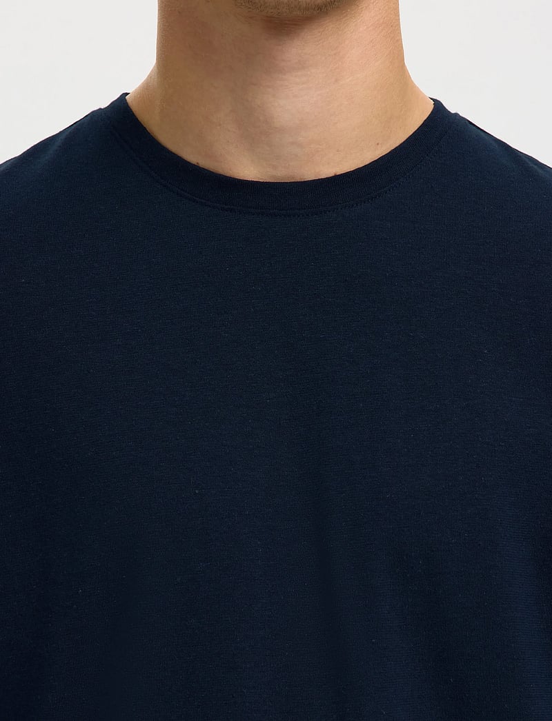 Selected - SLHADAM LINEN BLEND SS TEE NOOS - kurzärmelig - sky captain - 4