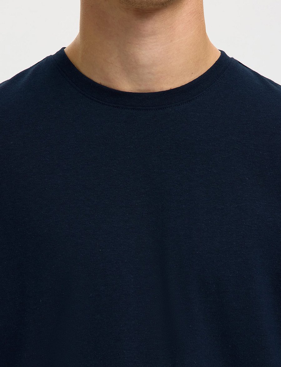 Selected - SLHADAM LINEN BLEND SS TEE NOOS - kurzärmelige t-shirts - sky captain - 4