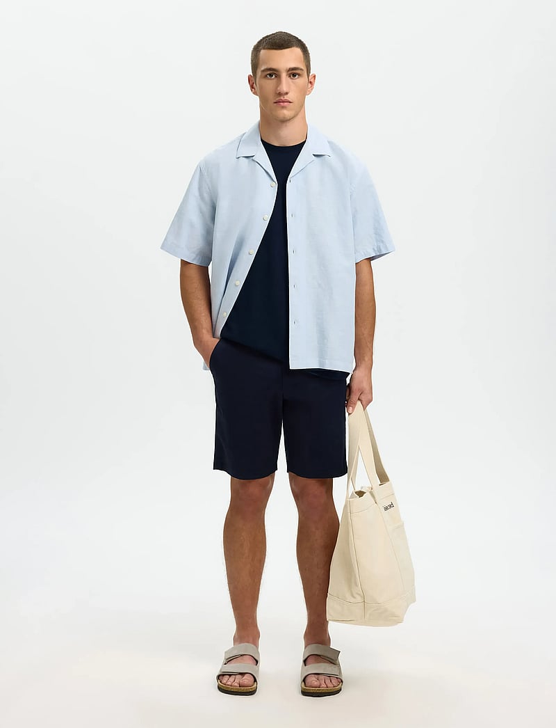 Selected - SLHADAM LINEN BLEND SS TEE NOOS - kurzärmelig - sky captain - 5
