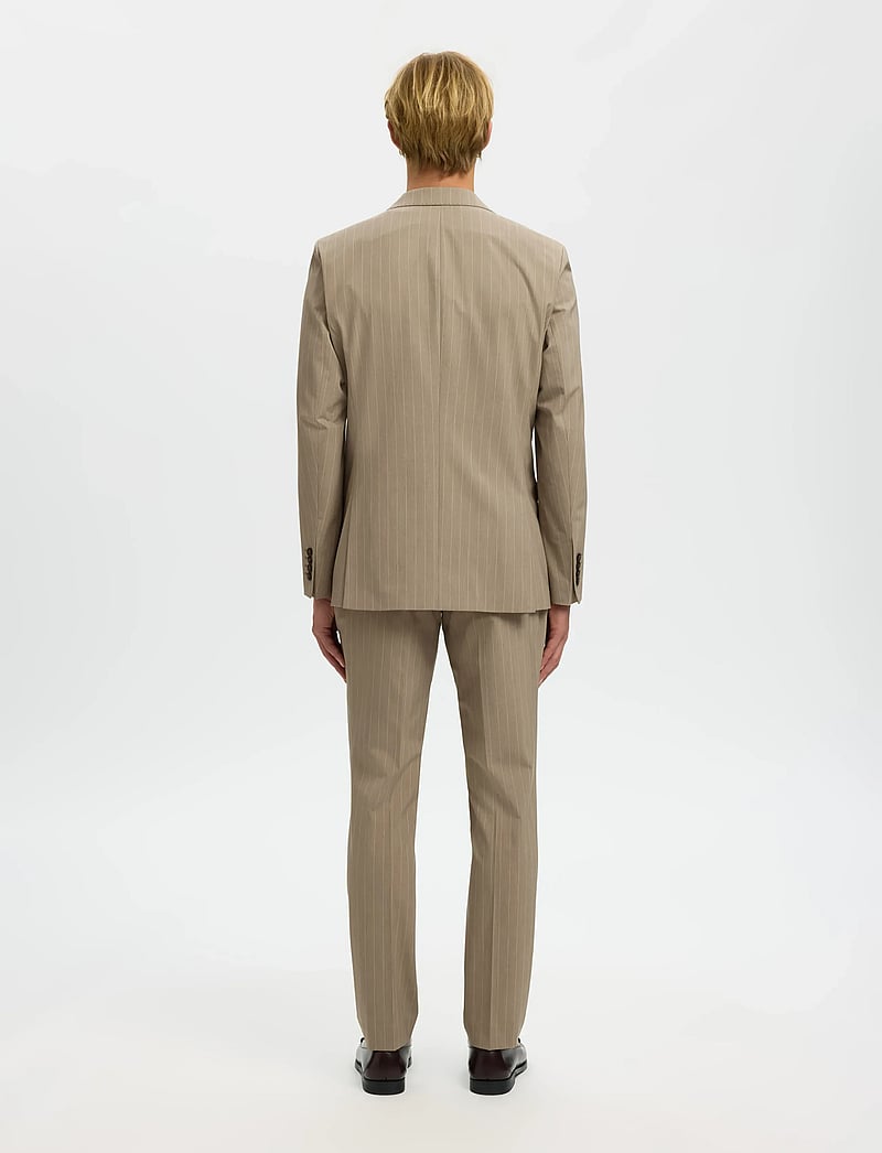Selected - SLHSLIM-LIAM PINSTRIPED DB BLZ FLEX NOOS - double breasted blazers - sand - 2