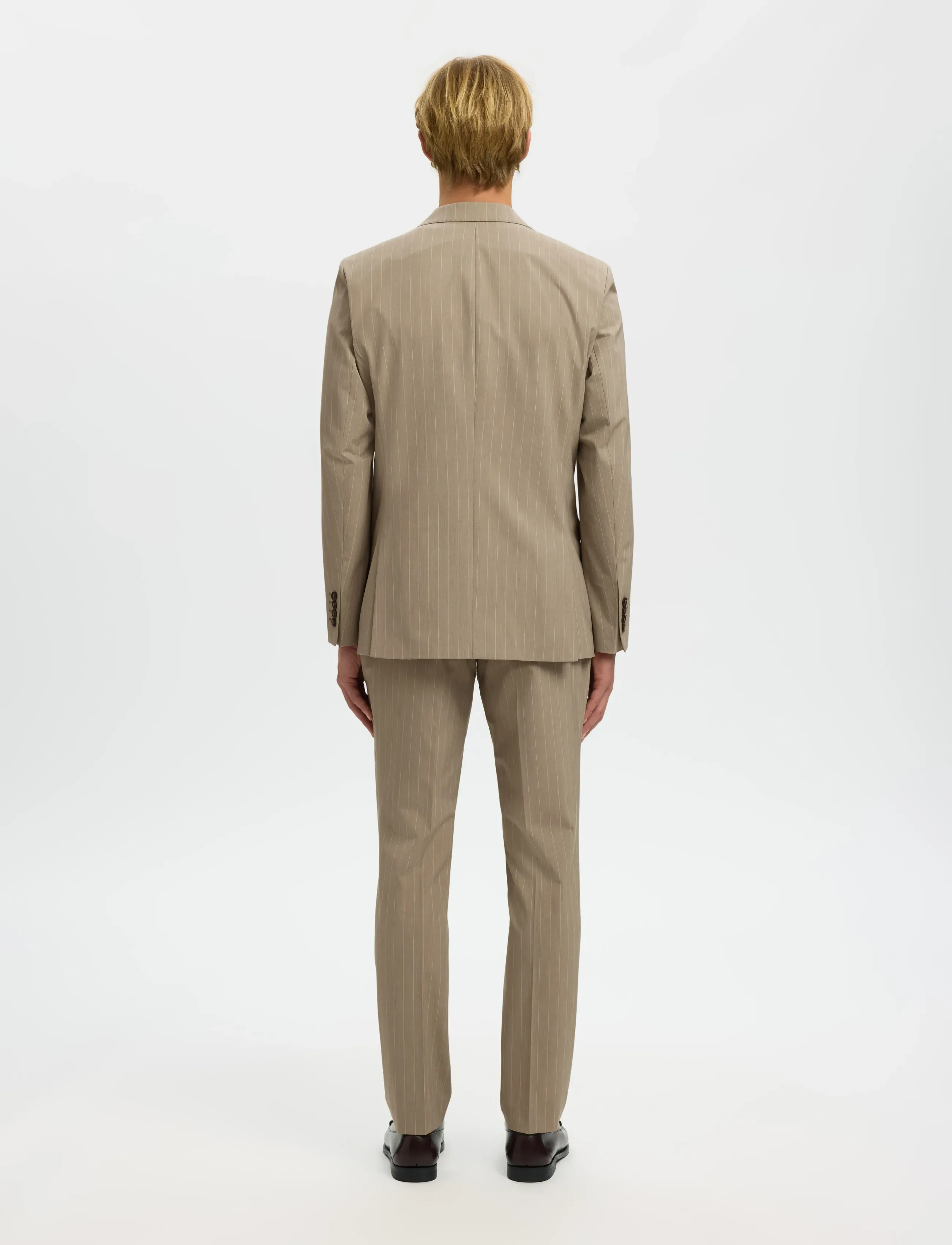 Selected - SLHSLIM-LIAM PINSTRIPED DB BLZ FLEX NOOS - dubbelknäppta kavajer - sand - 2