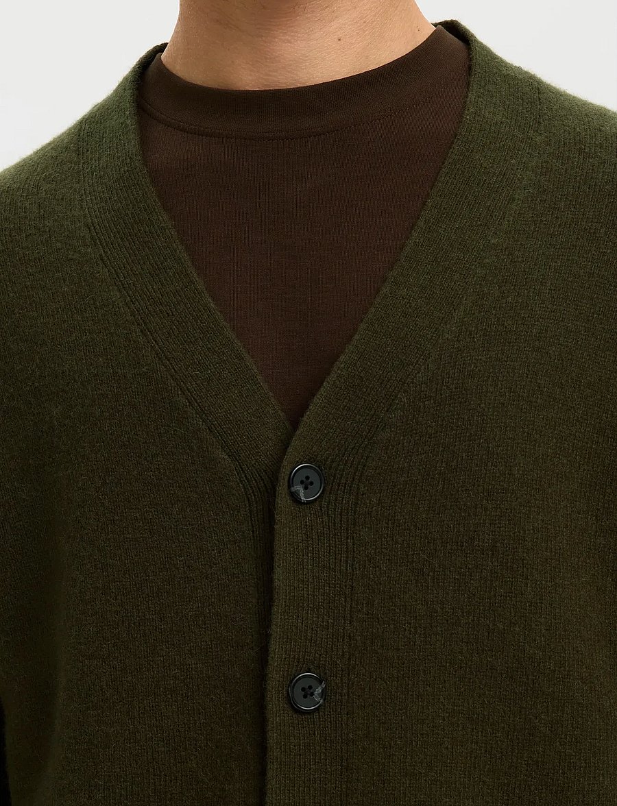 Selected - SLHCOBA LS KNIT RELAXED V-NECK CARDIGAN - strickjacken - forest night - 4