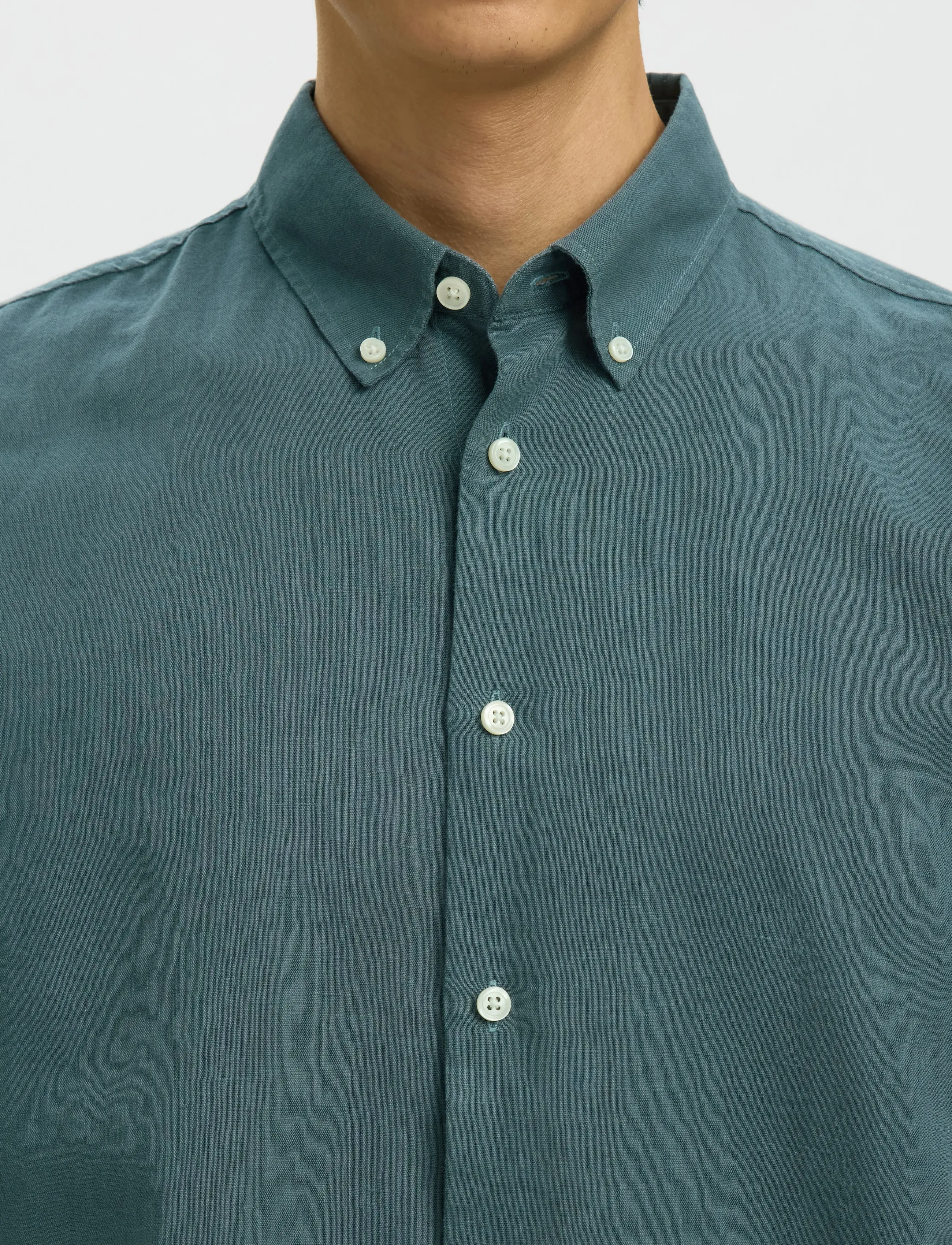 Selected - SLHREGCLAY LINEN BLEND BD LS SHIRT - casual skjorter - balsam green - 4