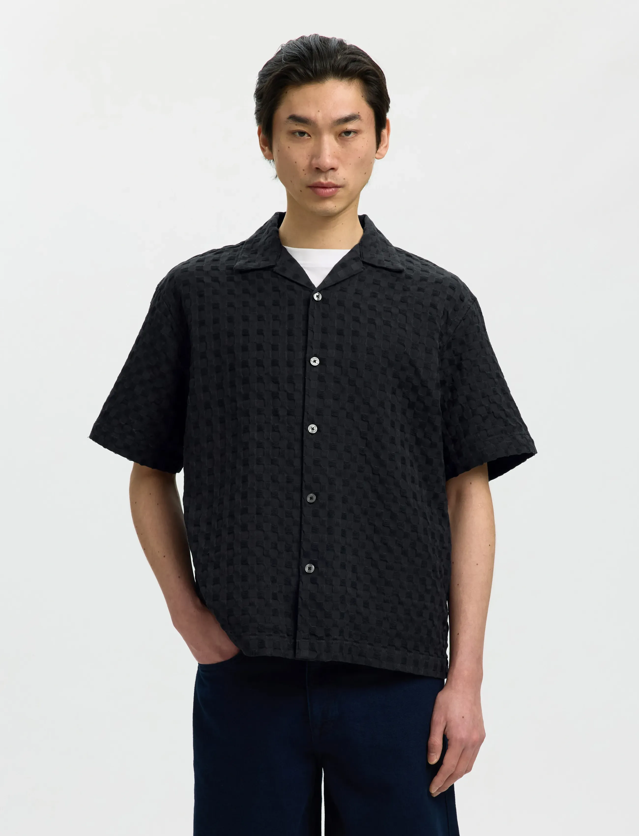 Selected Slhrlxmonty Texture Ss Shirt, S, Shirts, Schwarz - Short-sleeved Männerswear