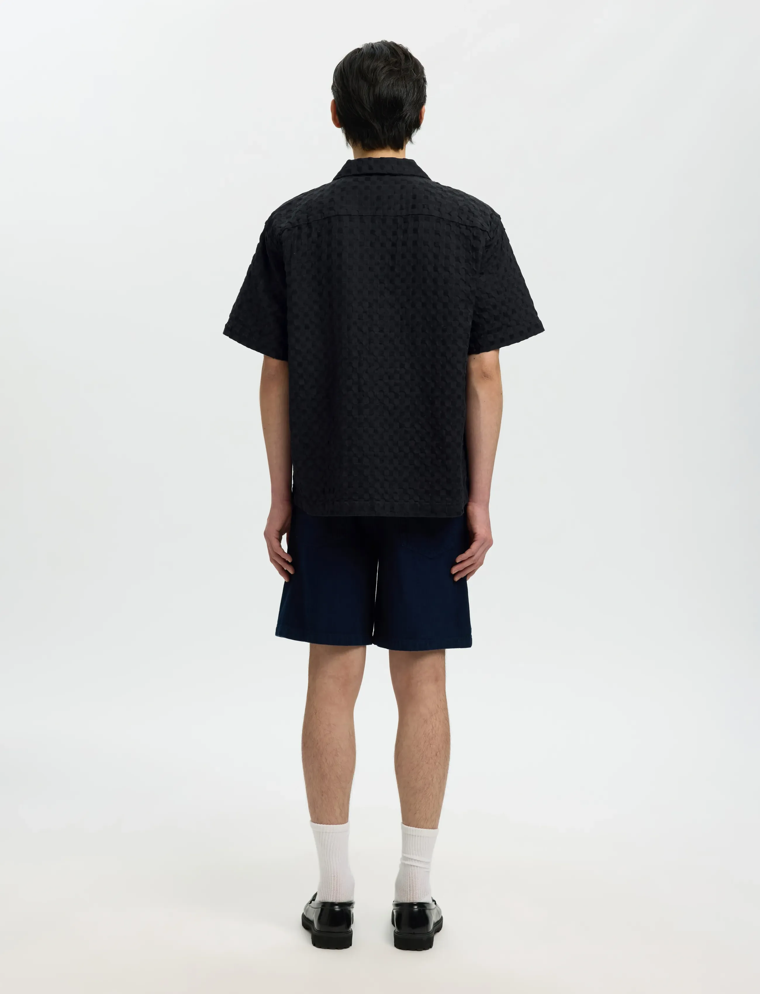 Selected - SLHRLXMONTY TEXTURE SS SHIRT - kortærmede skjorter - black - 2