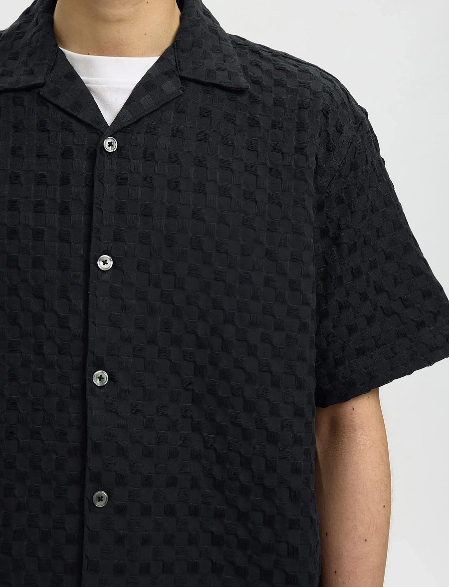 Selected - SLHRLXMONTY TEXTURE SS SHIRT - krótki rękaw - black - 4