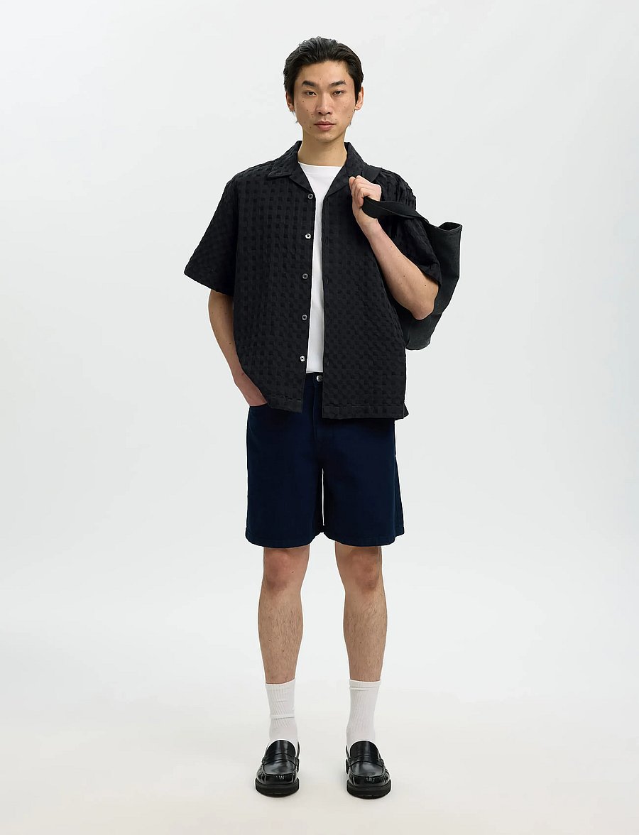 Selected - SLHRLXMONTY TEXTURE SS SHIRT - krótki rękaw - black - 5
