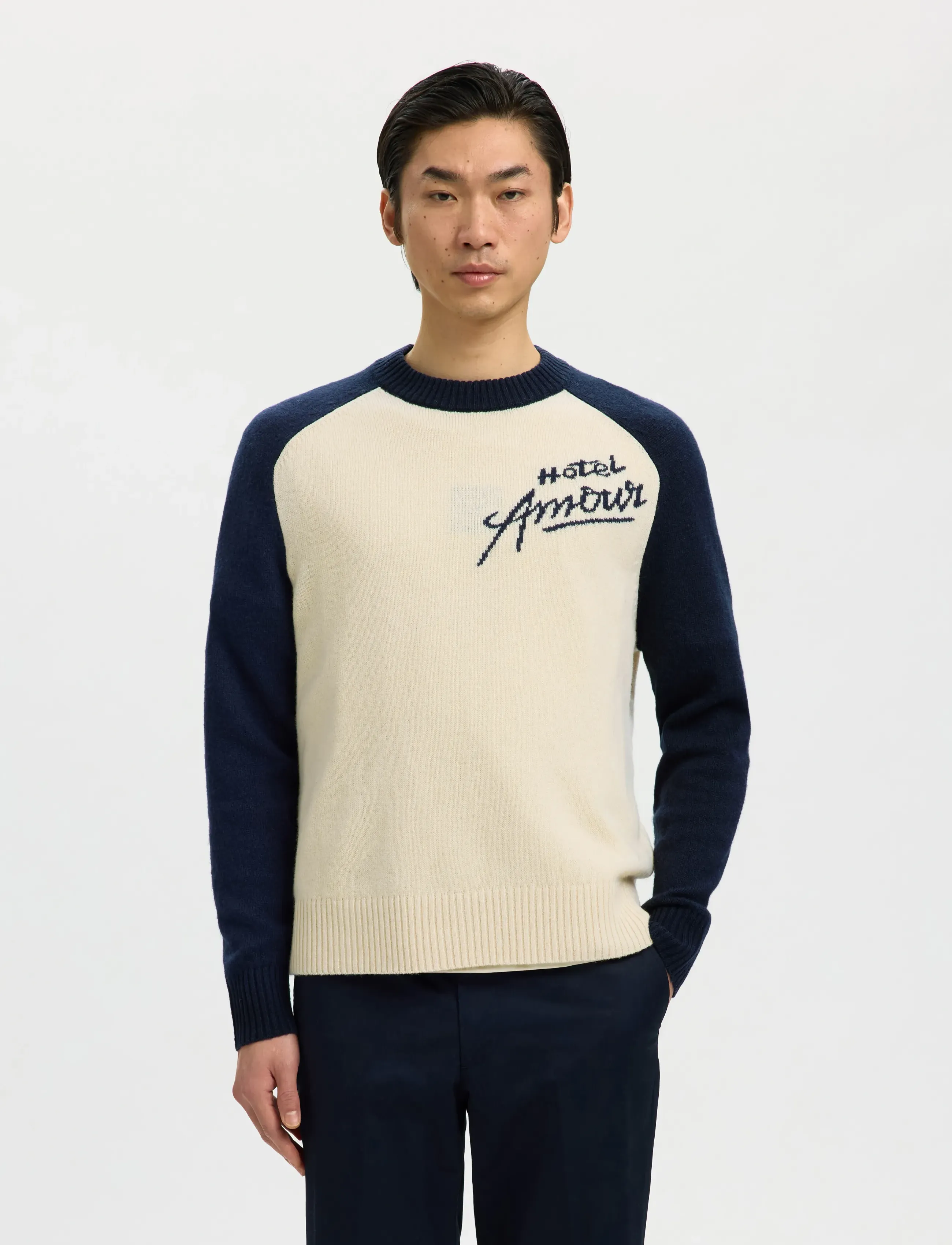 Selected SLHREUBEN HOTEL AMOUR RELAXED CREW NECK - Kollektioner - SKY CAPTAIN / cream