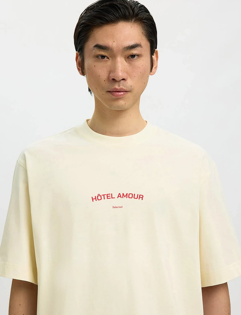 Selected - SLHBOXYLIAM SS O-NECK TEE HOTEL AMOUR - kurzärmelig - egret - 4