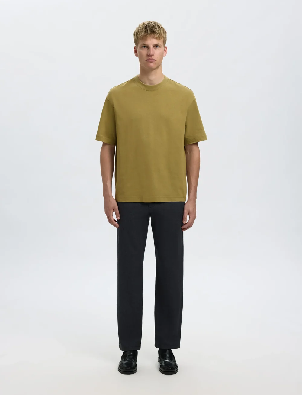 Selected - SLHRELAXNORMAN SS O-NECK TEE - kortärmade t-shirts - dried herb - 4