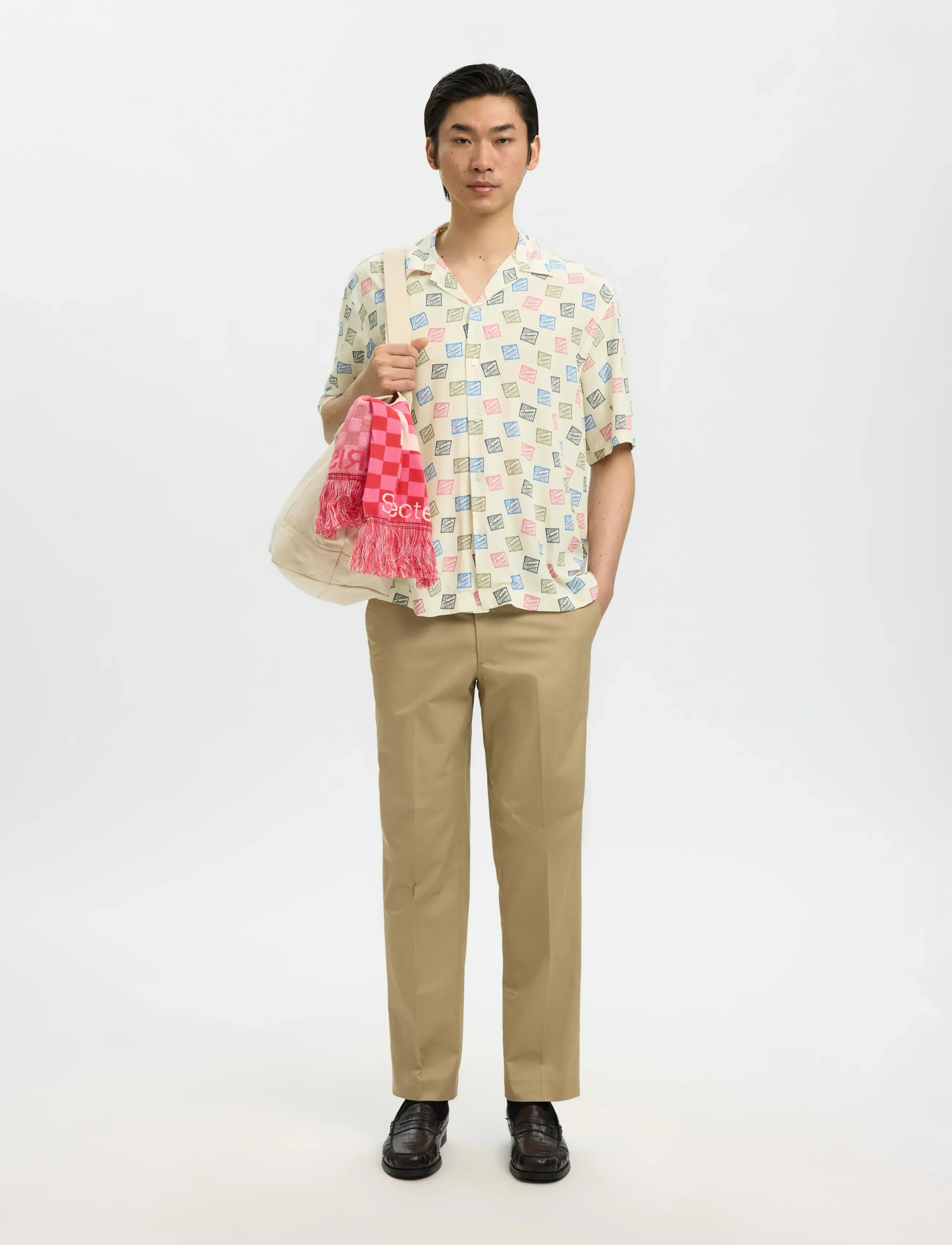 Selected - SLHRLXHOTEL AMOUR STAMPS AOP SS SHIRT - chemises à motifs - egret - 5