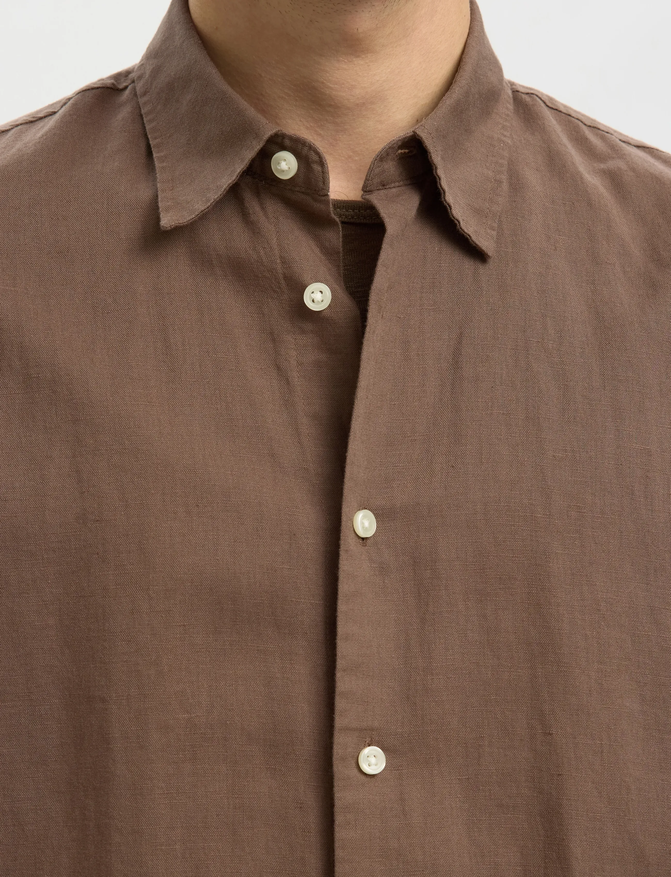 Selected - SLMREGCLAUS CLAY LINENBLEND SS SHT NOOS - chemises à manches courtes - chocolate chip - 4