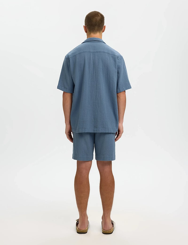 Selected - SLHRLXCAL SS SHIRT RESORT - kortærmede skjorter - blue mirage - 2
