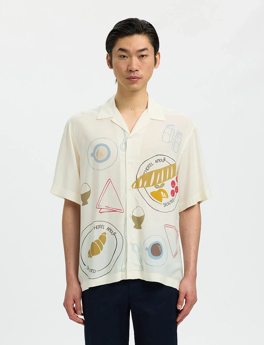 Selected - SLHRLXHOTEL AMOUR PRINT SS SHIRT - chemises à motifs - egret - 0