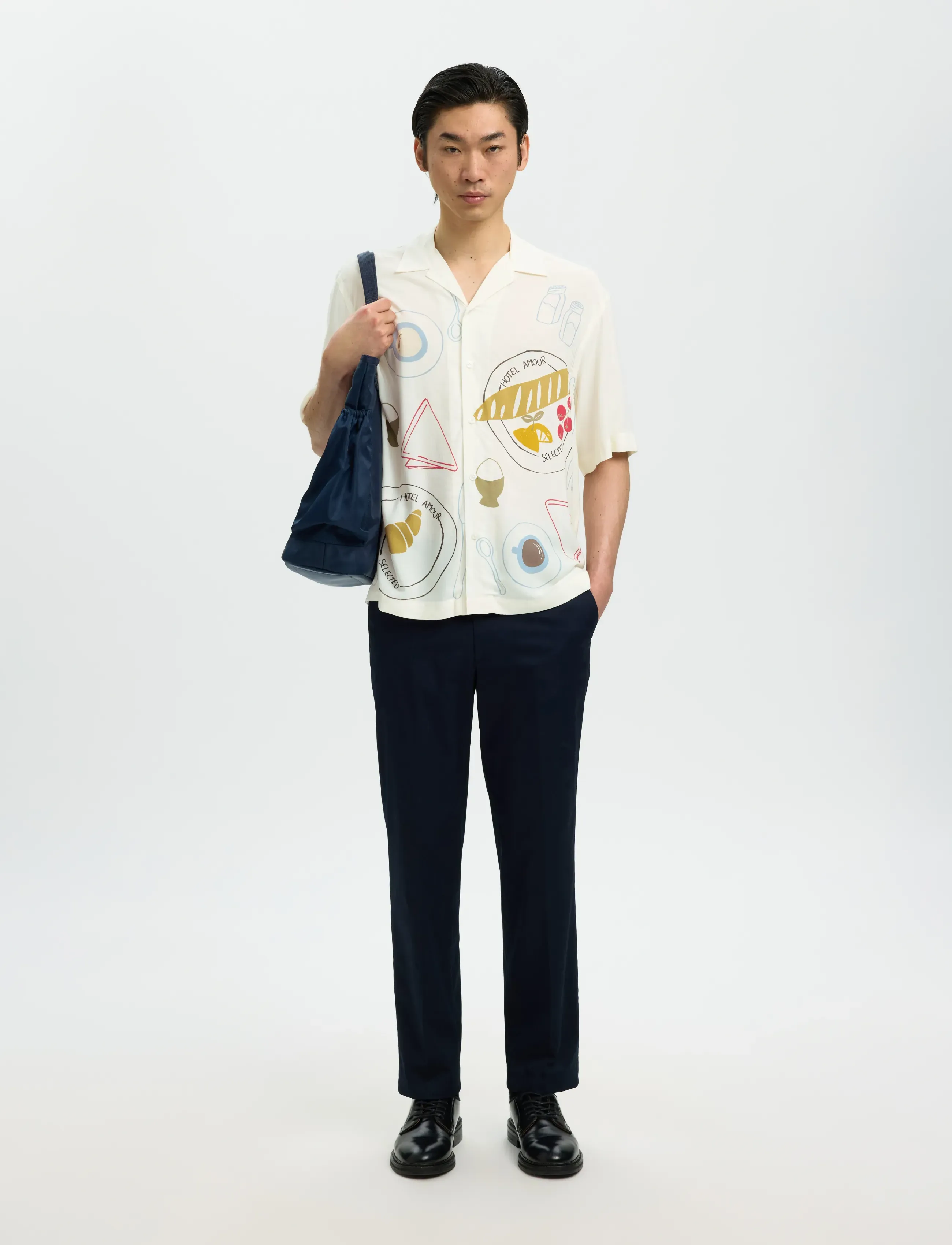Selected - SLHRLXHOTEL AMOUR PRINT SS SHIRT - chemises à motifs - egret - 5