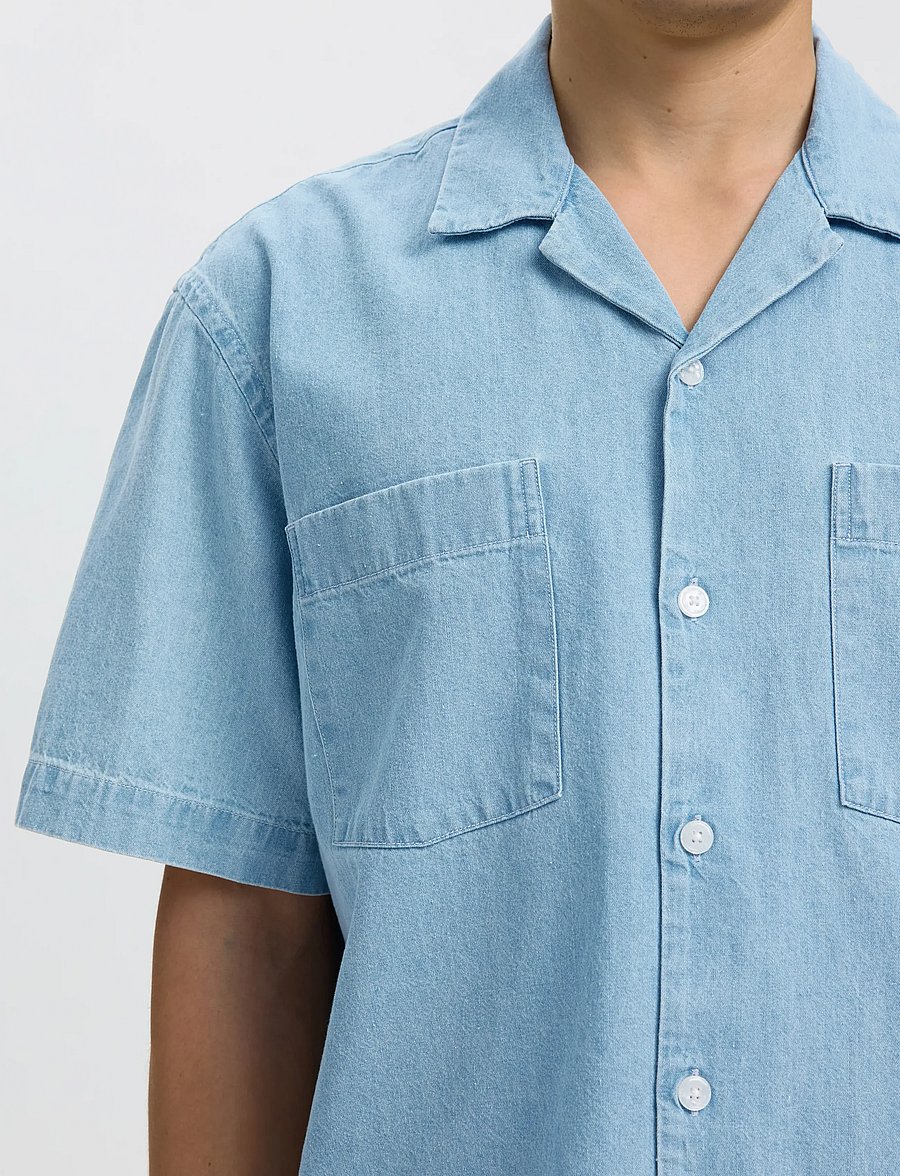 Selected - SLHRLXCARLO DENIM SS SHIRT RESORT - denim shirts - light blue denim - 4