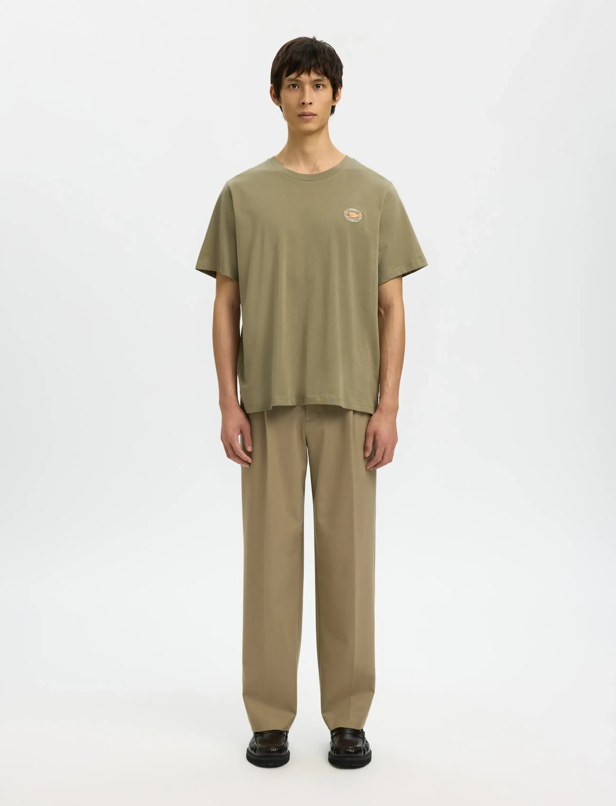 Selected - SLHREG-SALZ EMB  SS O-NECK TEE - vetiver - 4