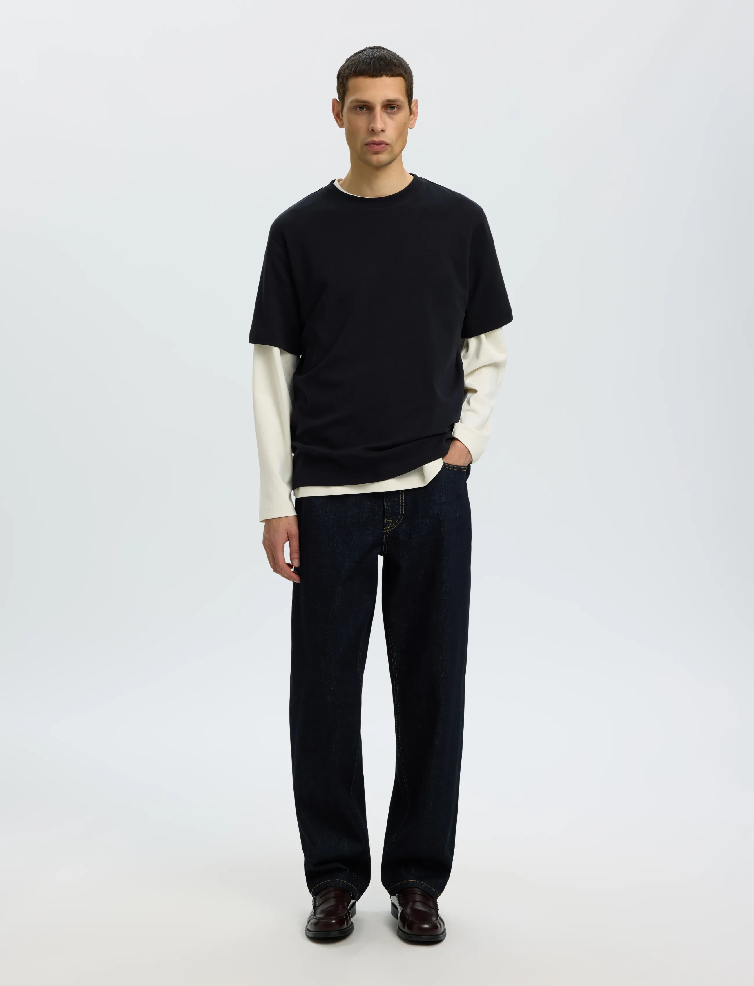 Selected - SLMTAJ MID WGT PEACH SS O-NECK TEE NOOS - black - 3