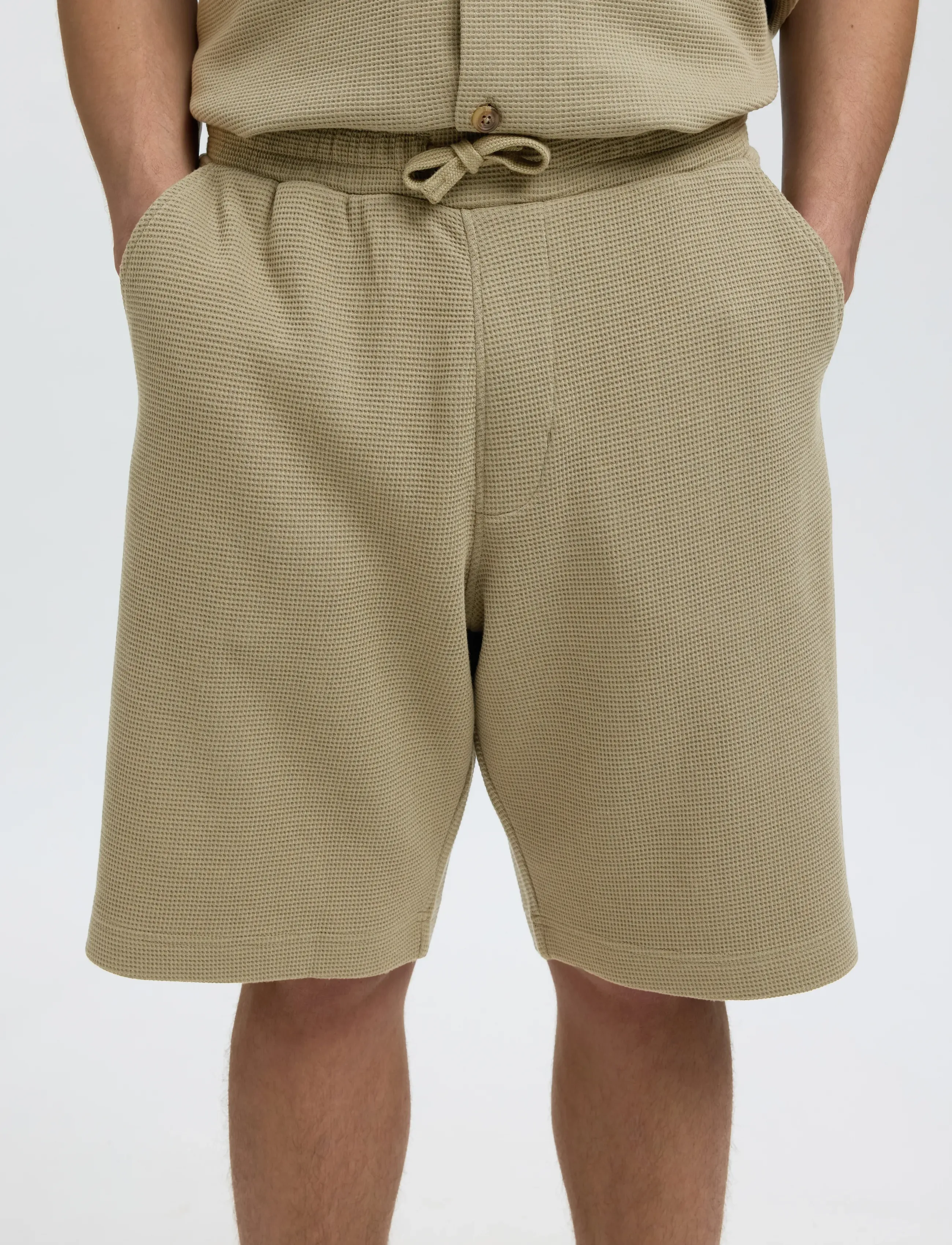 Selected - SLMRELAXSONNY WAFFLE SHORTS - sweatshorts - vetiver - 4