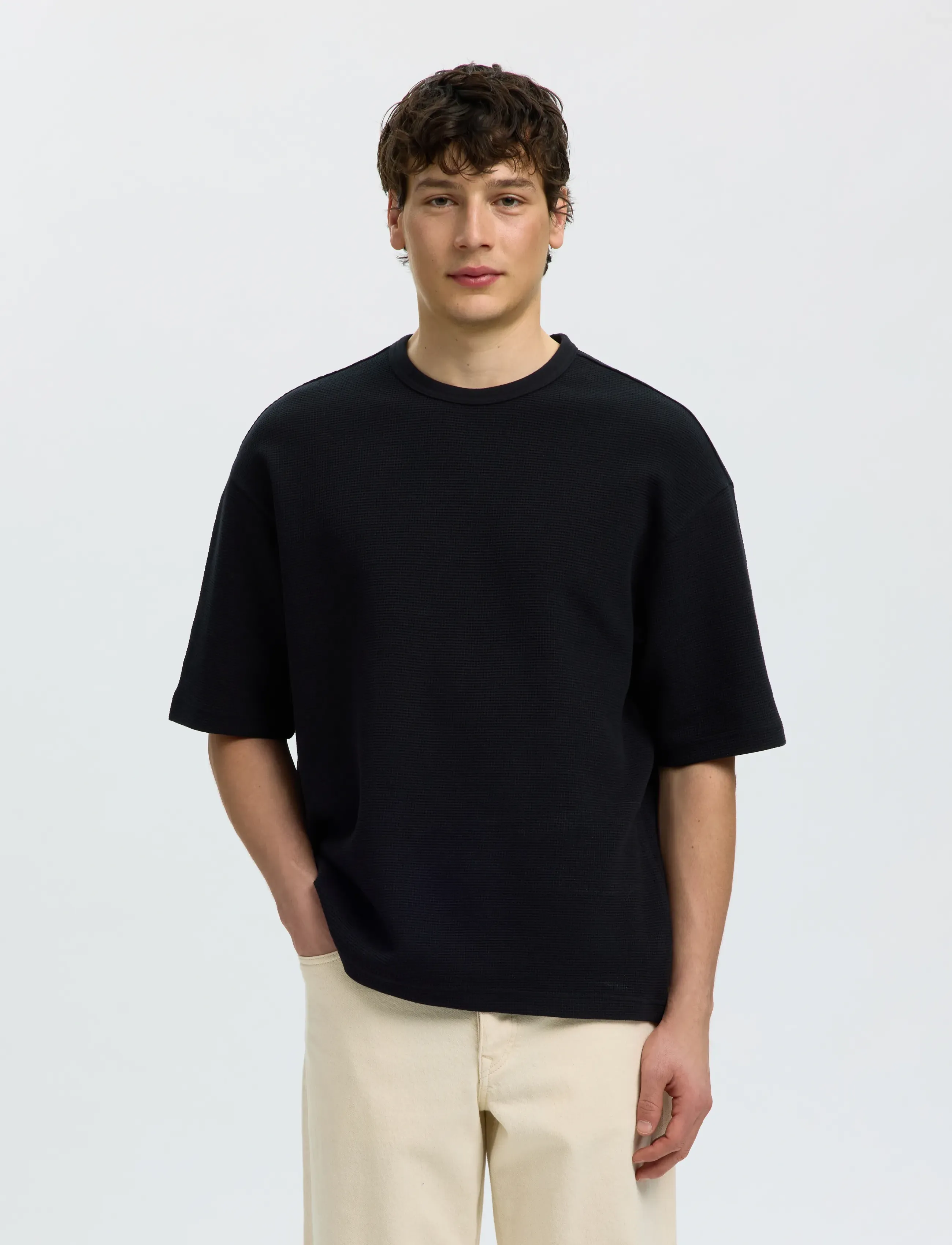 Selected SLMRELAXSONNY WAFFLE SS O-NECK TEE - T-Shirts - BLACK / black