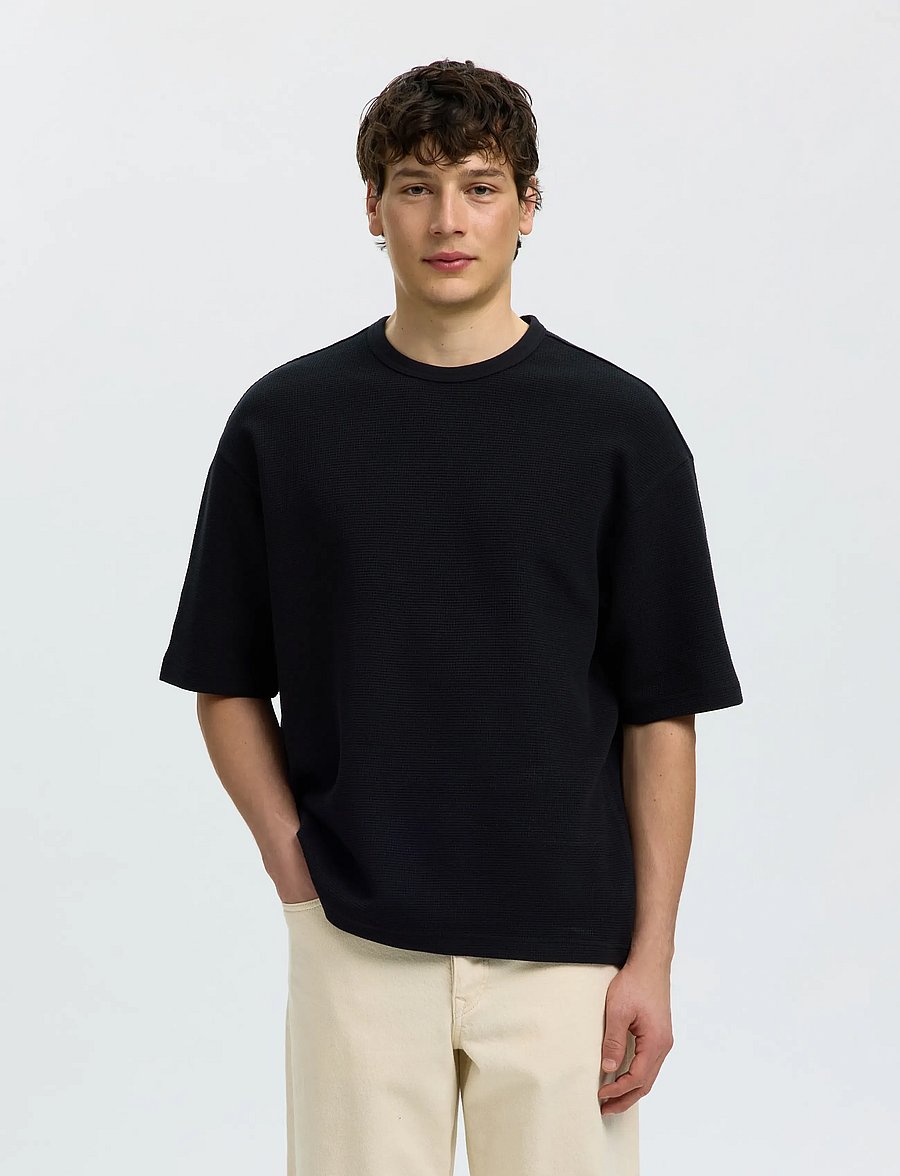 Selected - SLMRELAXSONNY WAFFLE SS O-NECK TEE - kurzärmelige t-shirts - black - 0