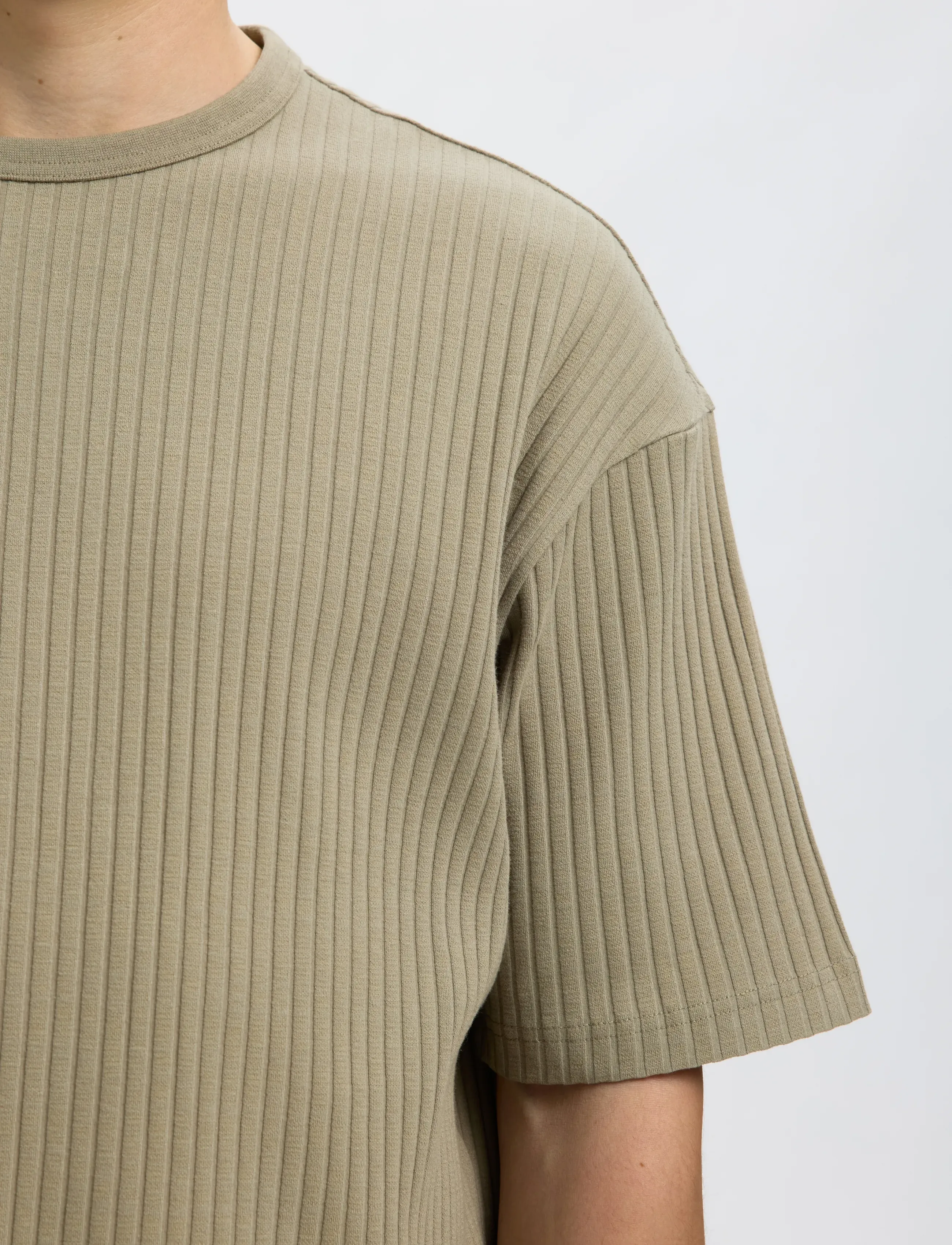 Selected - SLMRELAXSIMON RIBBED SS TEE - krótki rękaw - vetiver - 4
