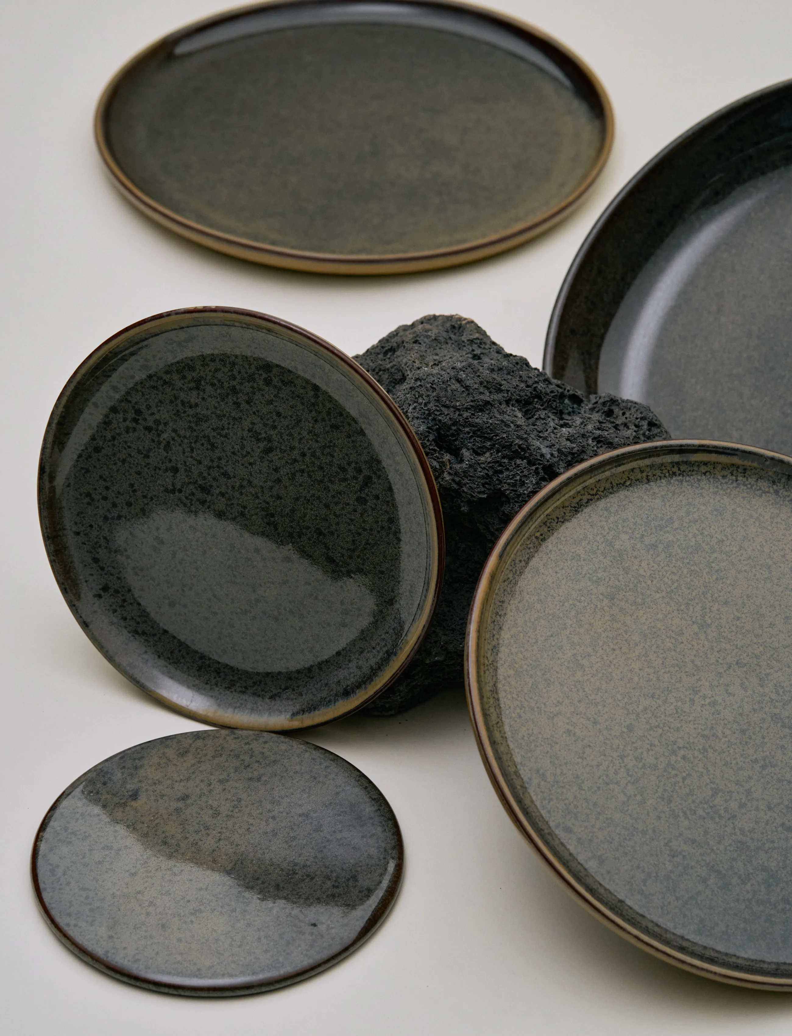 Serax - PLATE L INDI GREY SURFACE set/4 - grey - 4