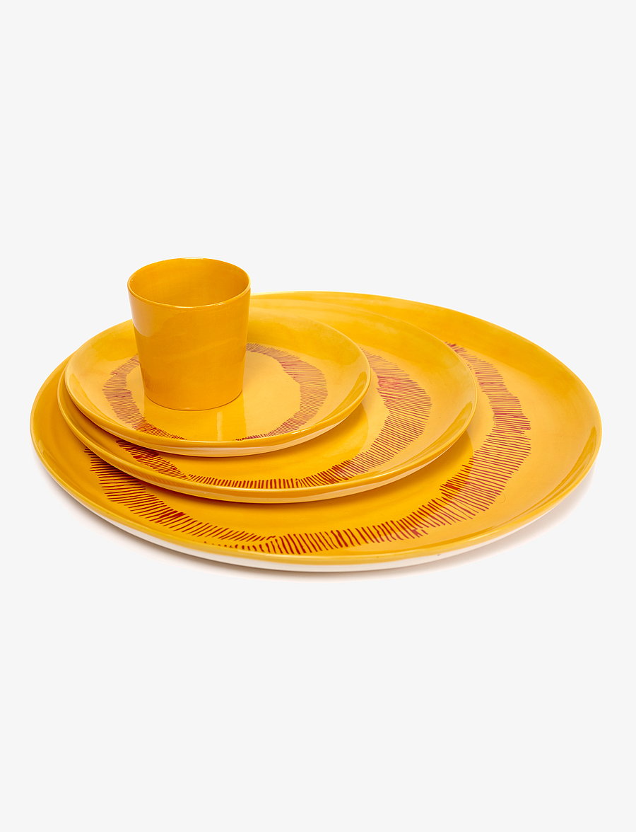 Serax - SERVING PLATE YELLOW STRIPES RED FEAST - vaagnad ja roogade serveerimisalused - yellow - 2