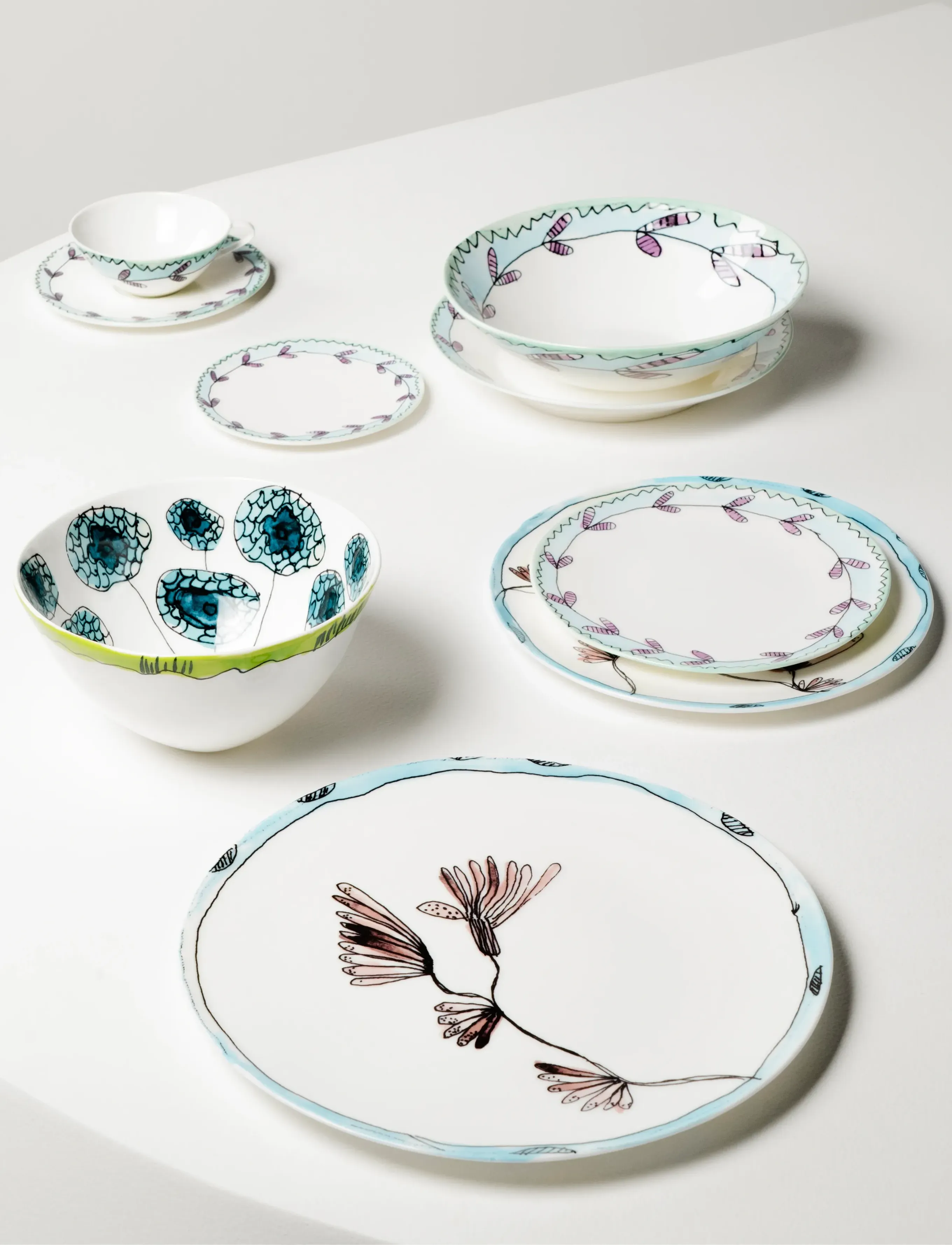 Serax Plate M Anemone Milk Mf Set/2, Ø 24 cm, White, Tallerkener > Middagstallerkener, Unisex
