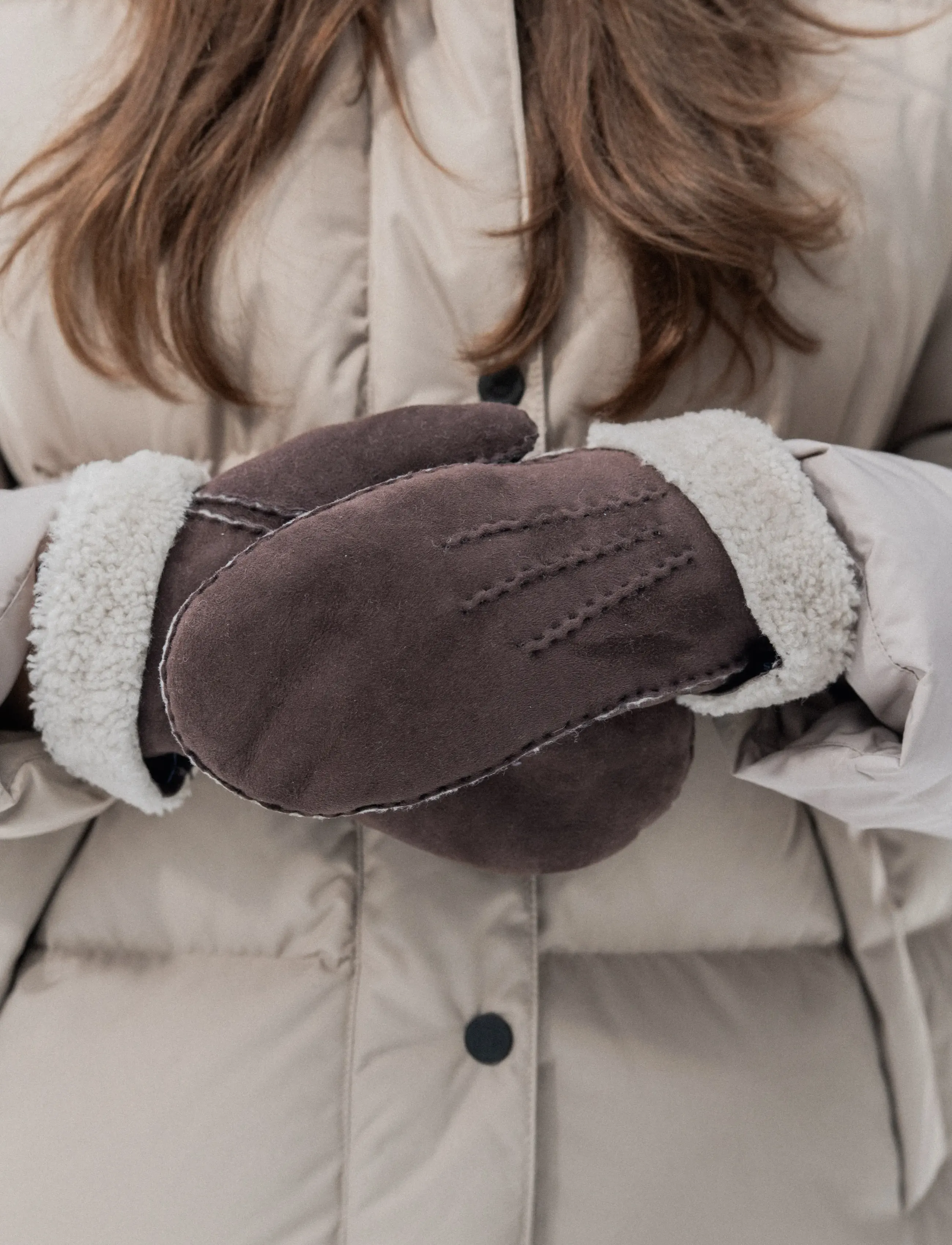 Shepherd Monika Tumvantar, Kvinder, Shearling Vante, Brun, Str: L