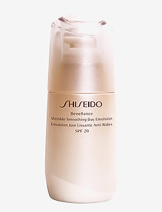 Shiseido Benefiance Wrinkle Smoothing Smoothing Day Emulsion, Shiseido